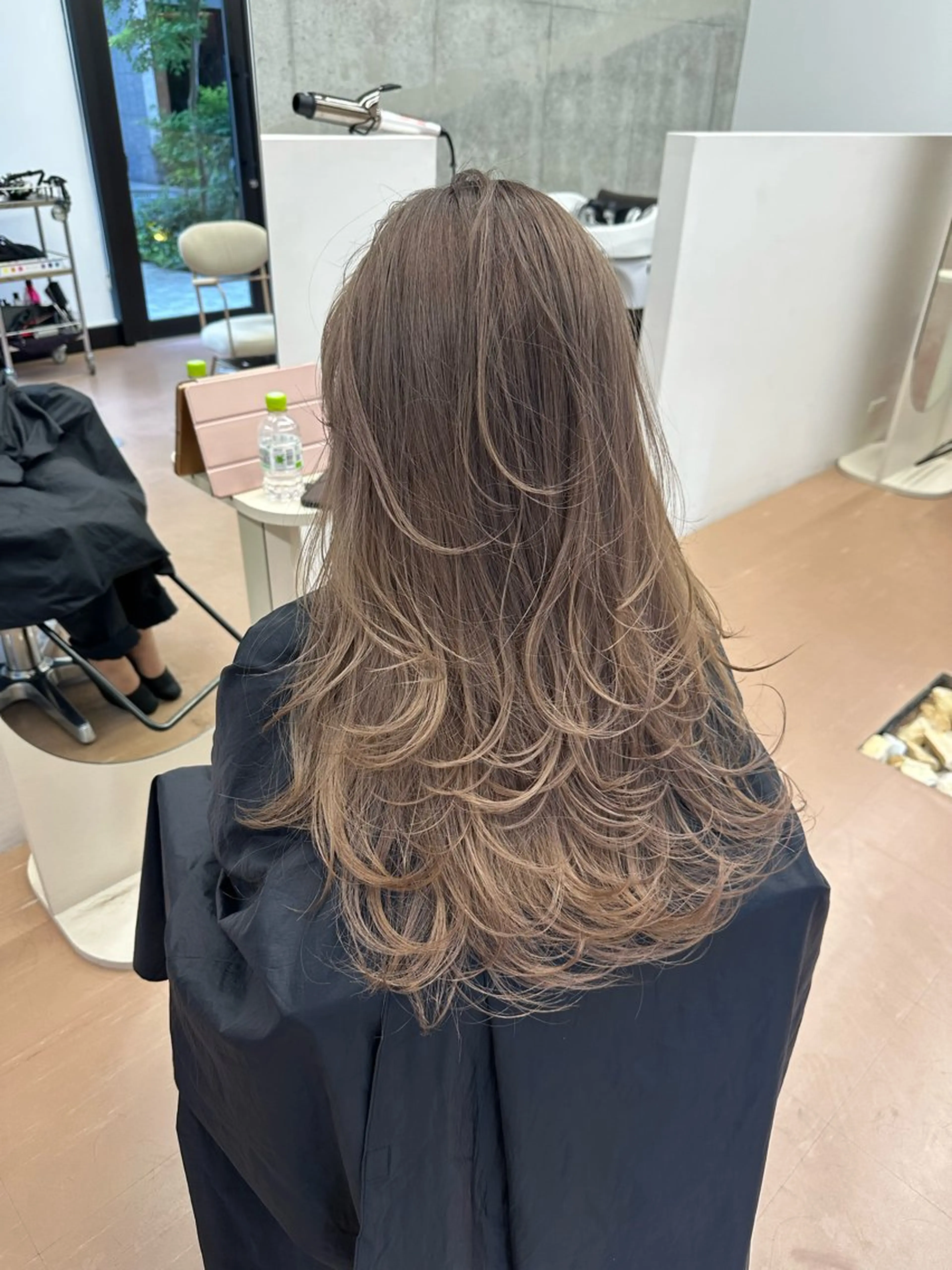 ロング レイヤーカット ヘアカラー 森本 笑のヘアスタイル