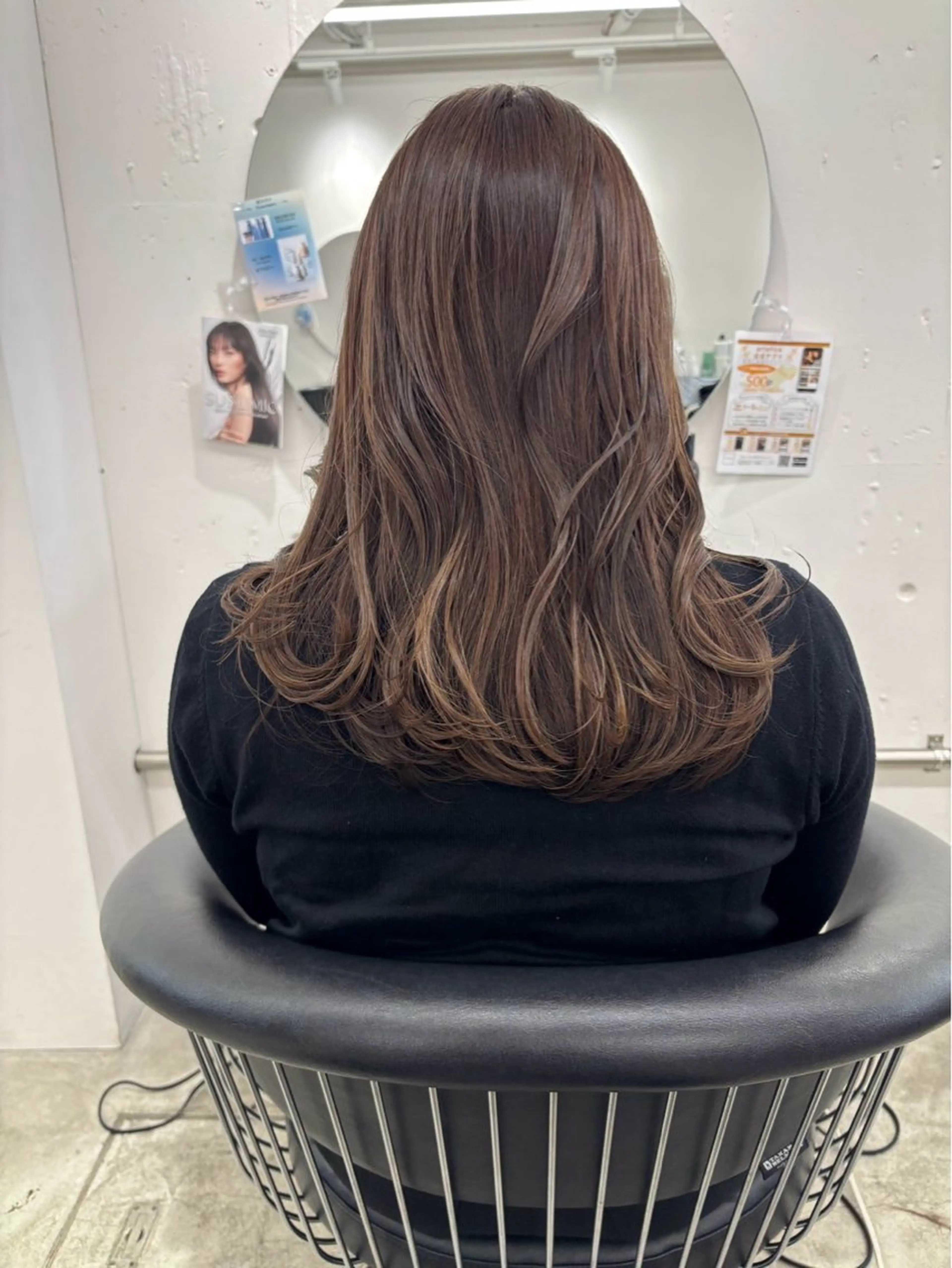 セミロング カラー 砂川 冬羽のヘアスタイル