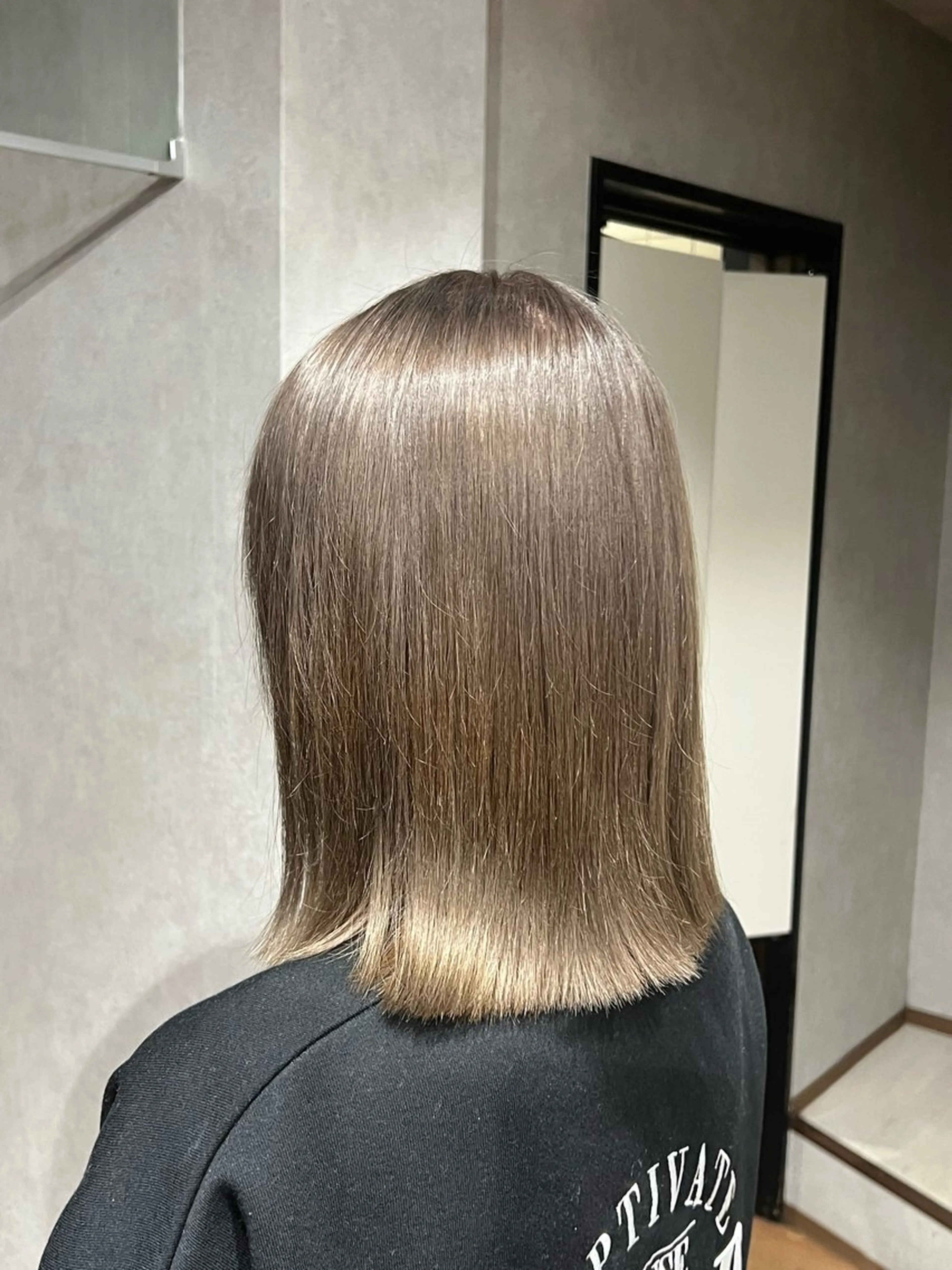 ミディアム ヘアカラー イリオモテ レナのヘアスタイル