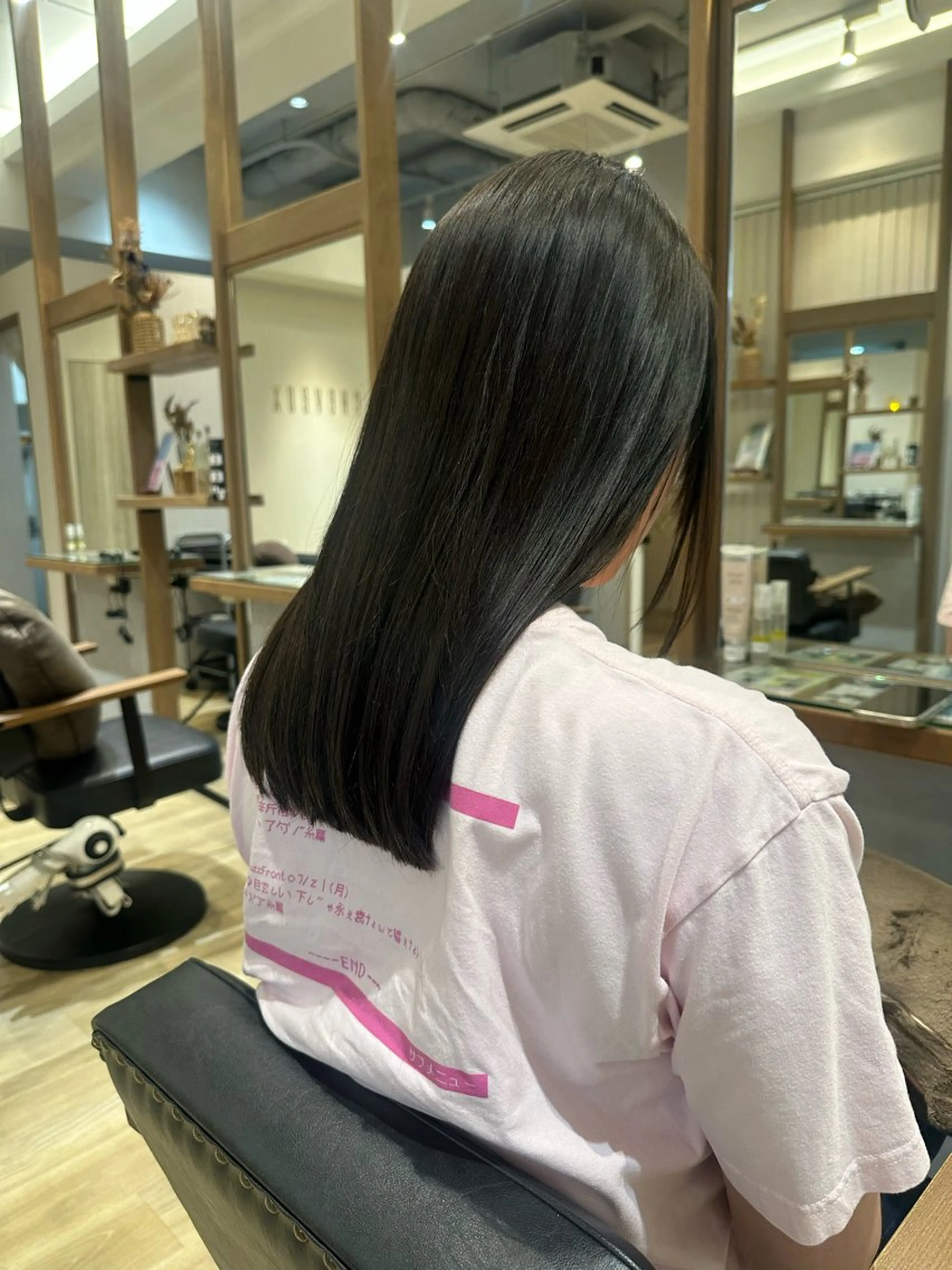 ロング 石原 麻菜のヘアスタイル