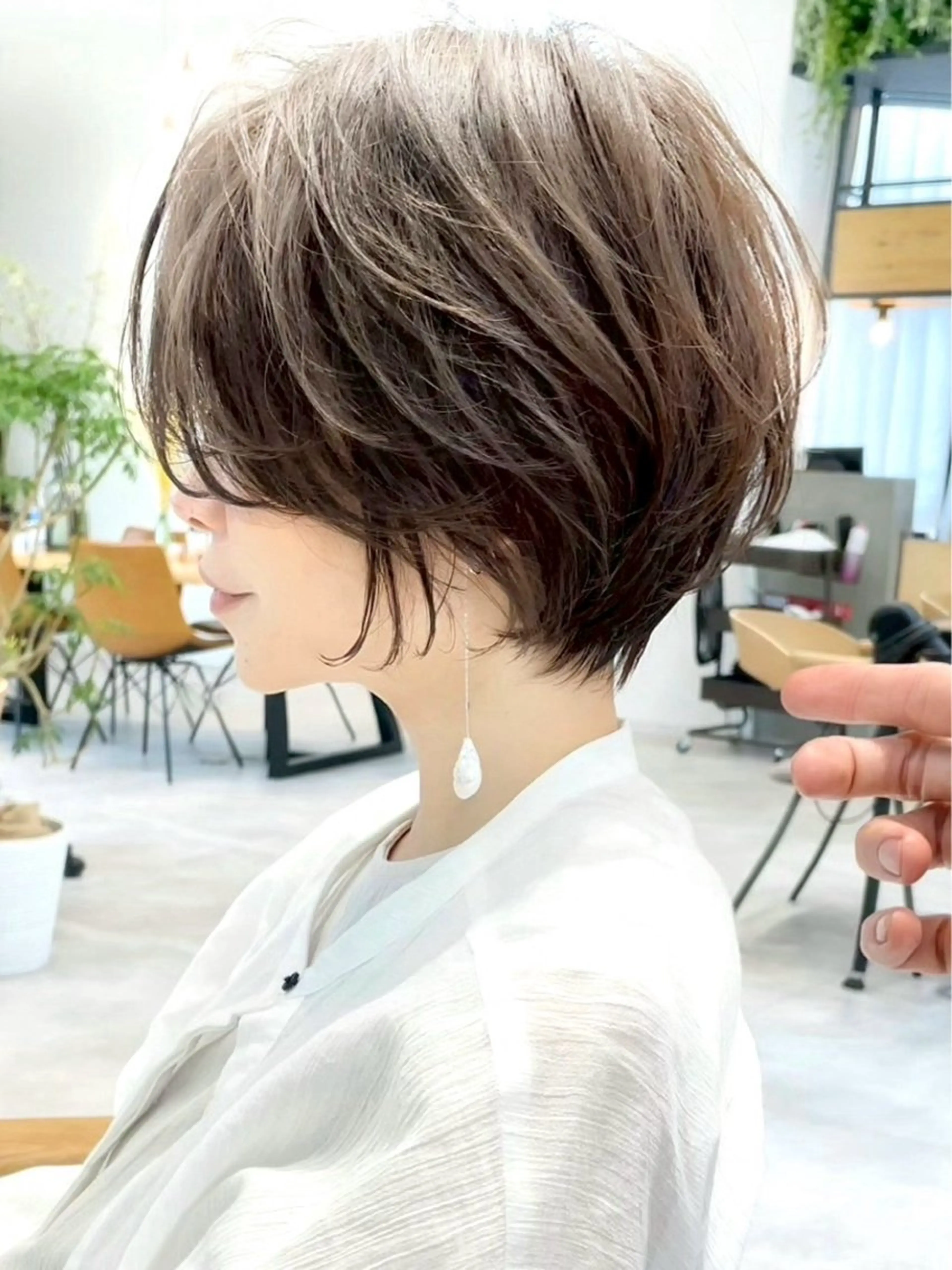 ショート カラー レイヤーカット ショートヘア 西山 友哉のヘアスタイル