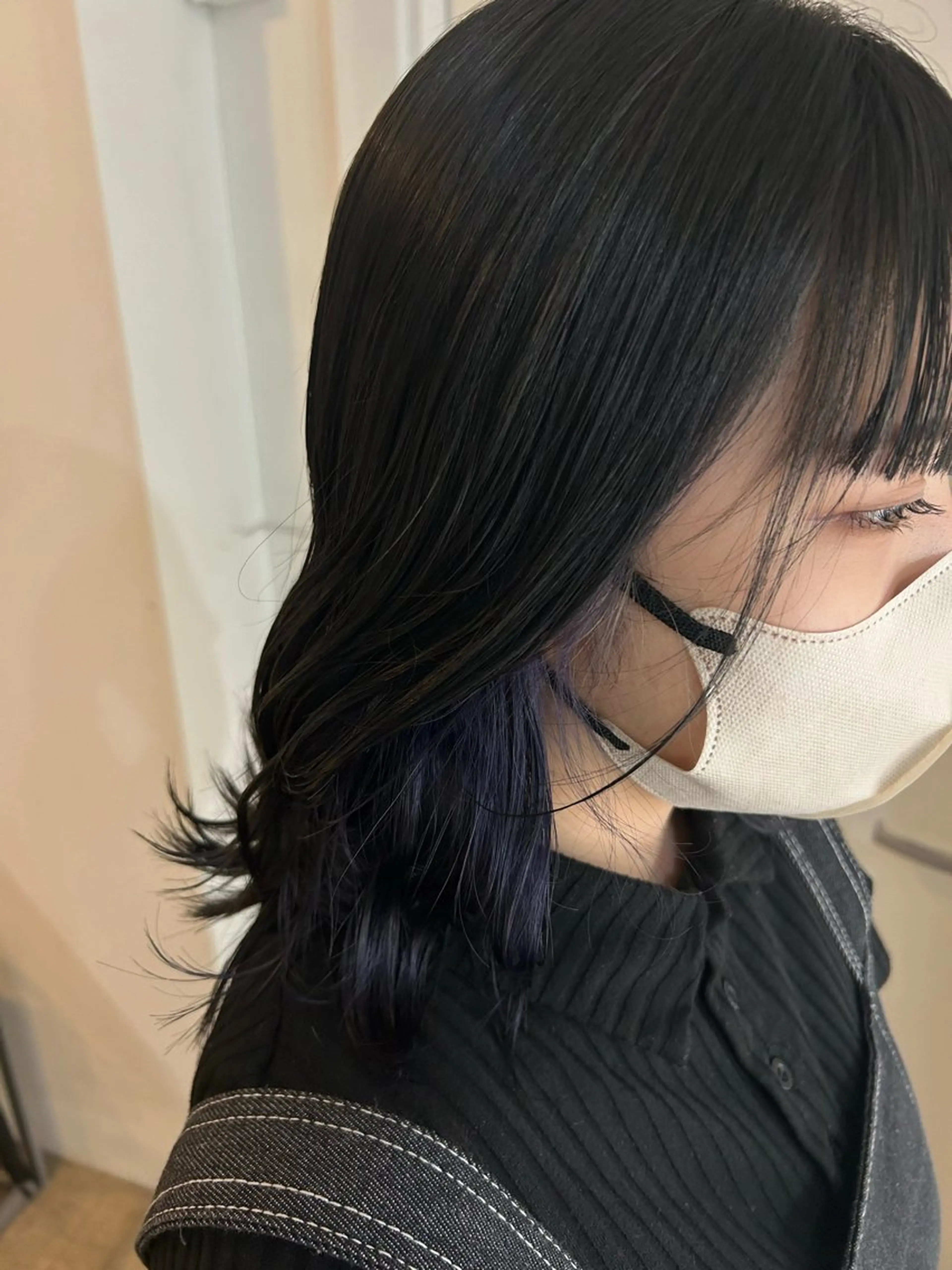 ミディアム カラー インナーカラー パープルカラー ヘアカラー 福村 彩夏のヘアスタイル