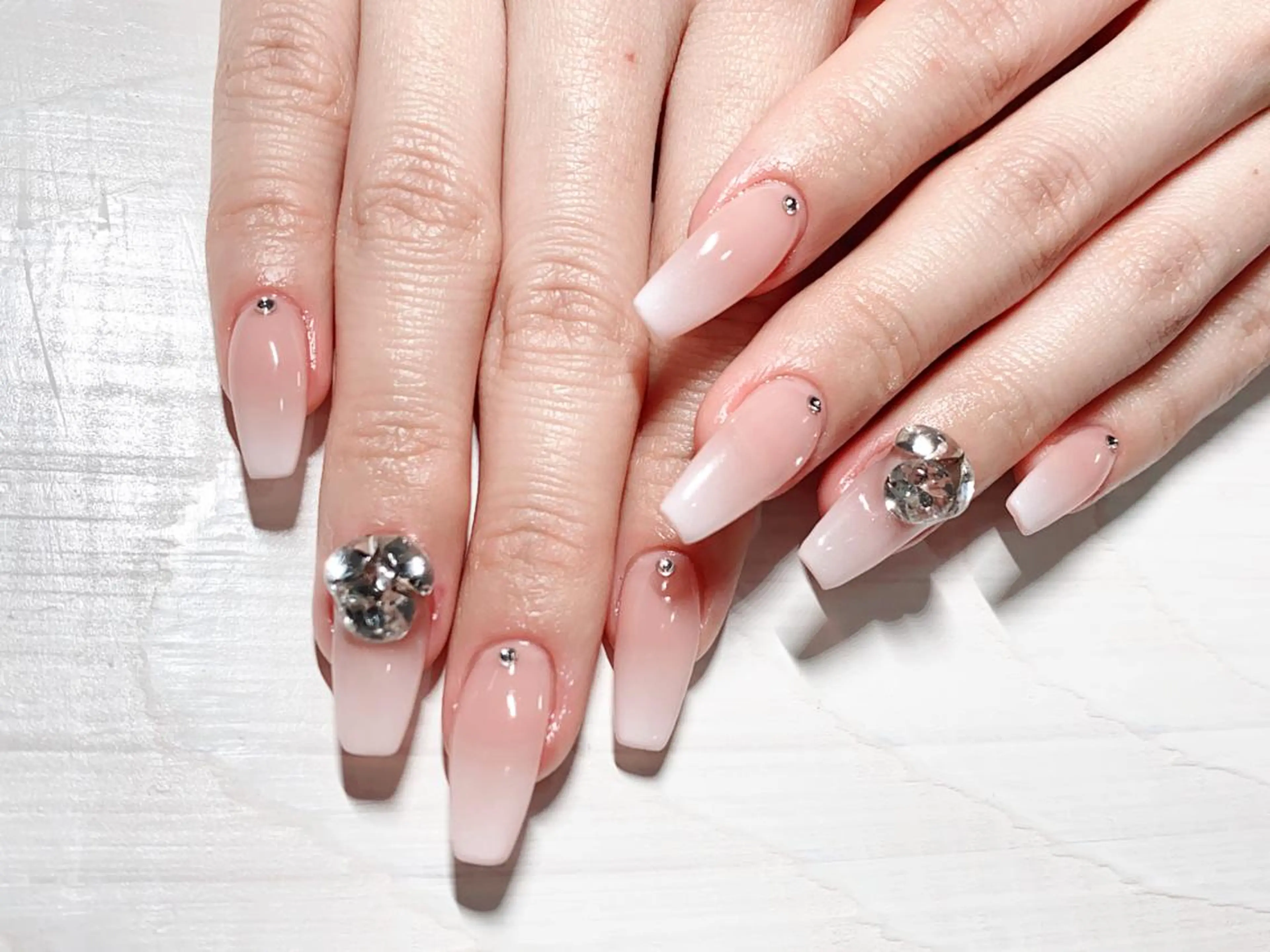 ネイル ジェルネイル スカルプネイル atelier la vita所属・lavita. mimuraのネイルデザイン