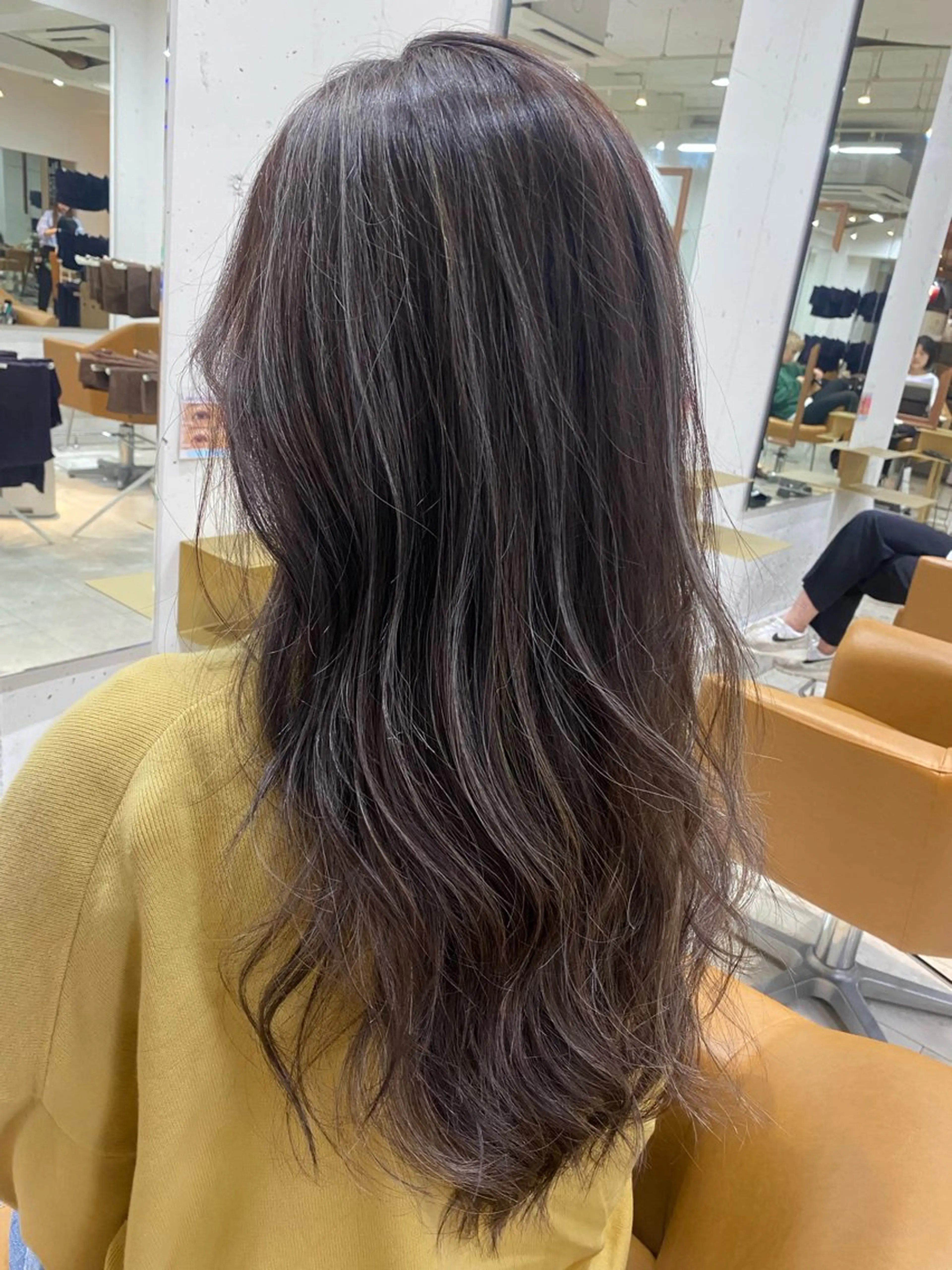 ロング COCONA/ORO モデル様募集中のヘアスタイル