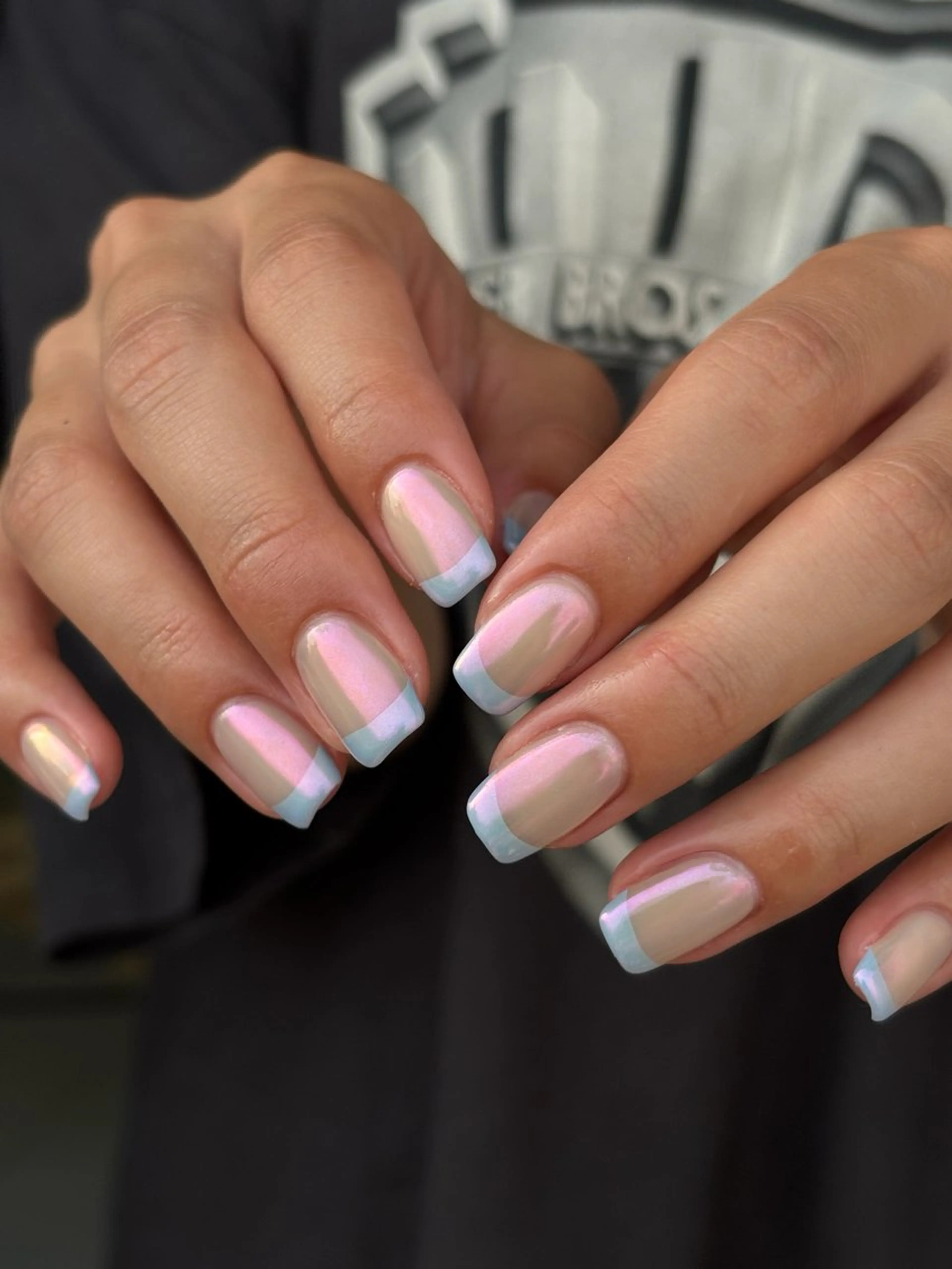 ネイル オーロラネイル フレンチネイル 早川 里奈のネイルデザイン