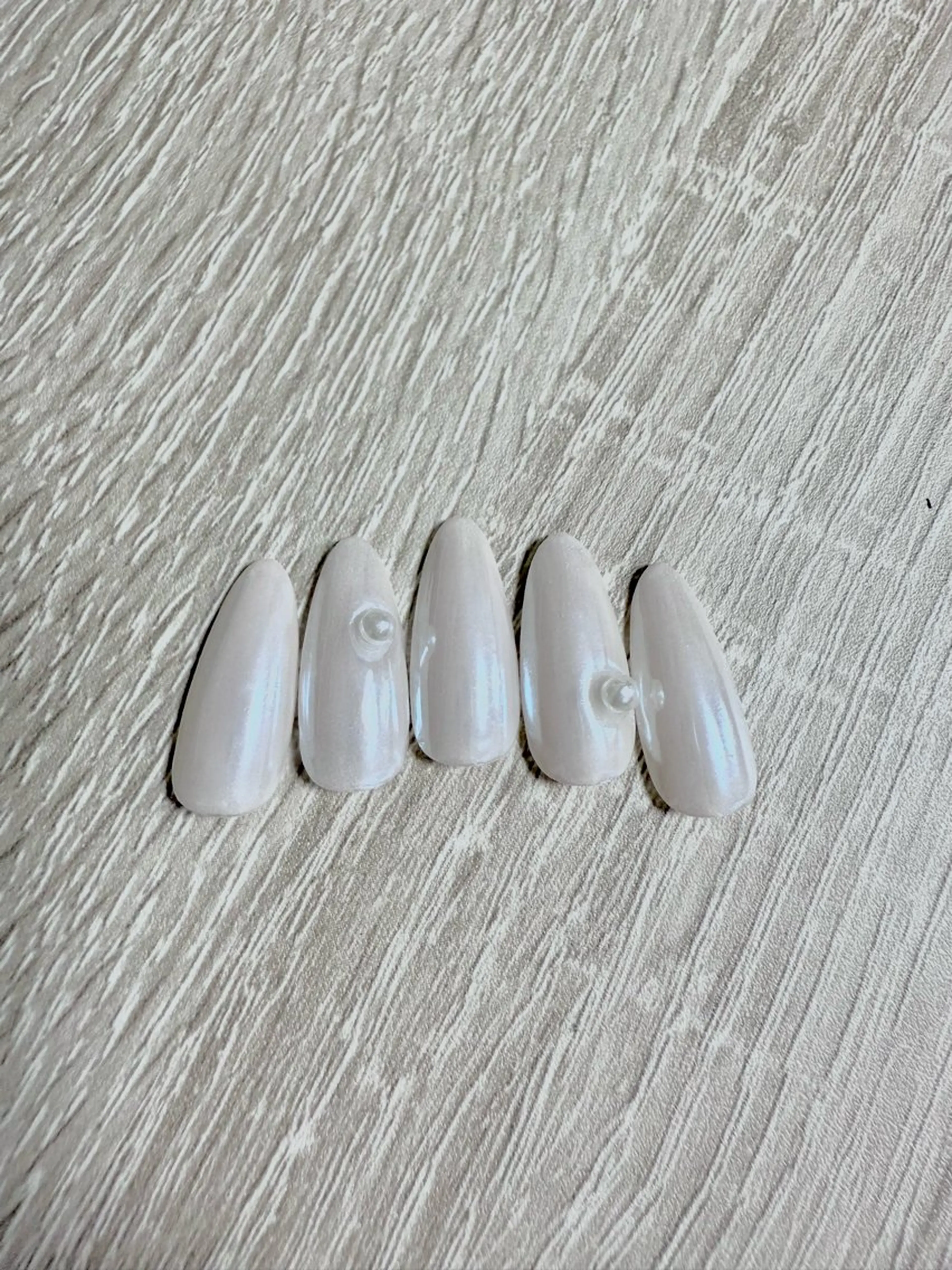 ワンカラーミラーネイルの写真