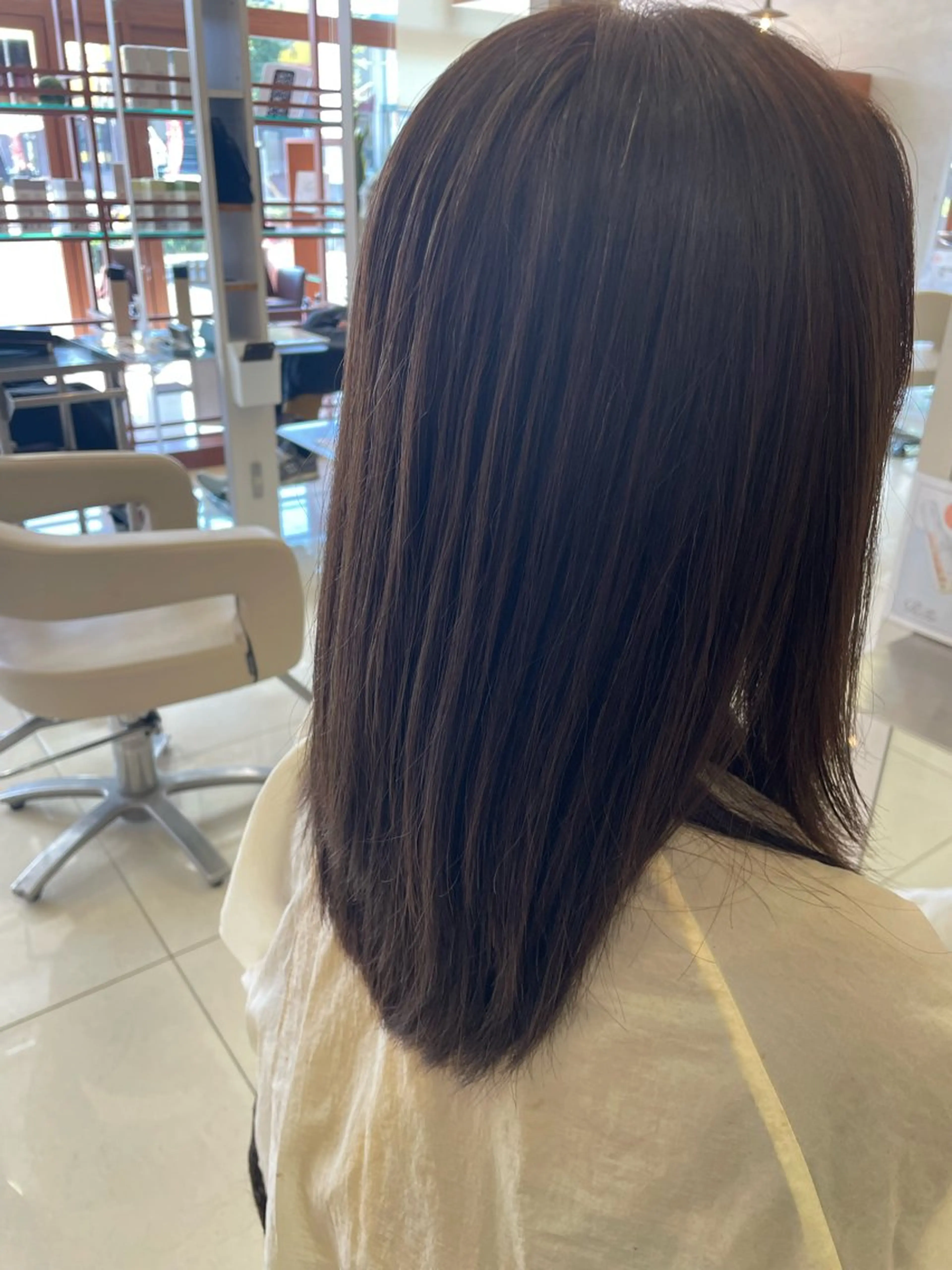 セミロング カラー 石垣 颯士のヘアスタイル