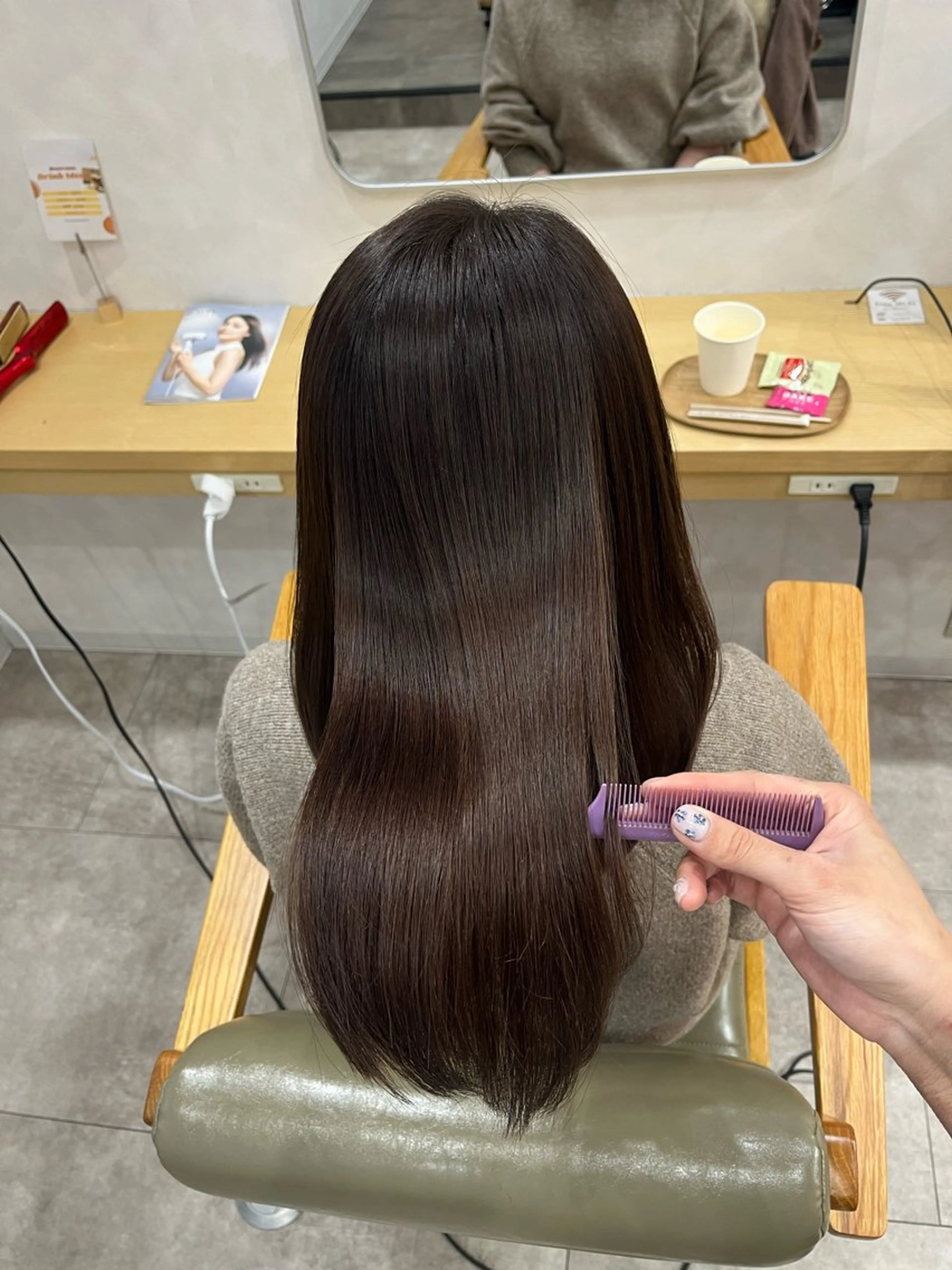 セミロング カラー 髪質改善 レイヤーカット トリートメント 酸性ストレート ヘアカラー 髪質改善/レイヤー/ ボブ/磯野史歩のヘアスタイル