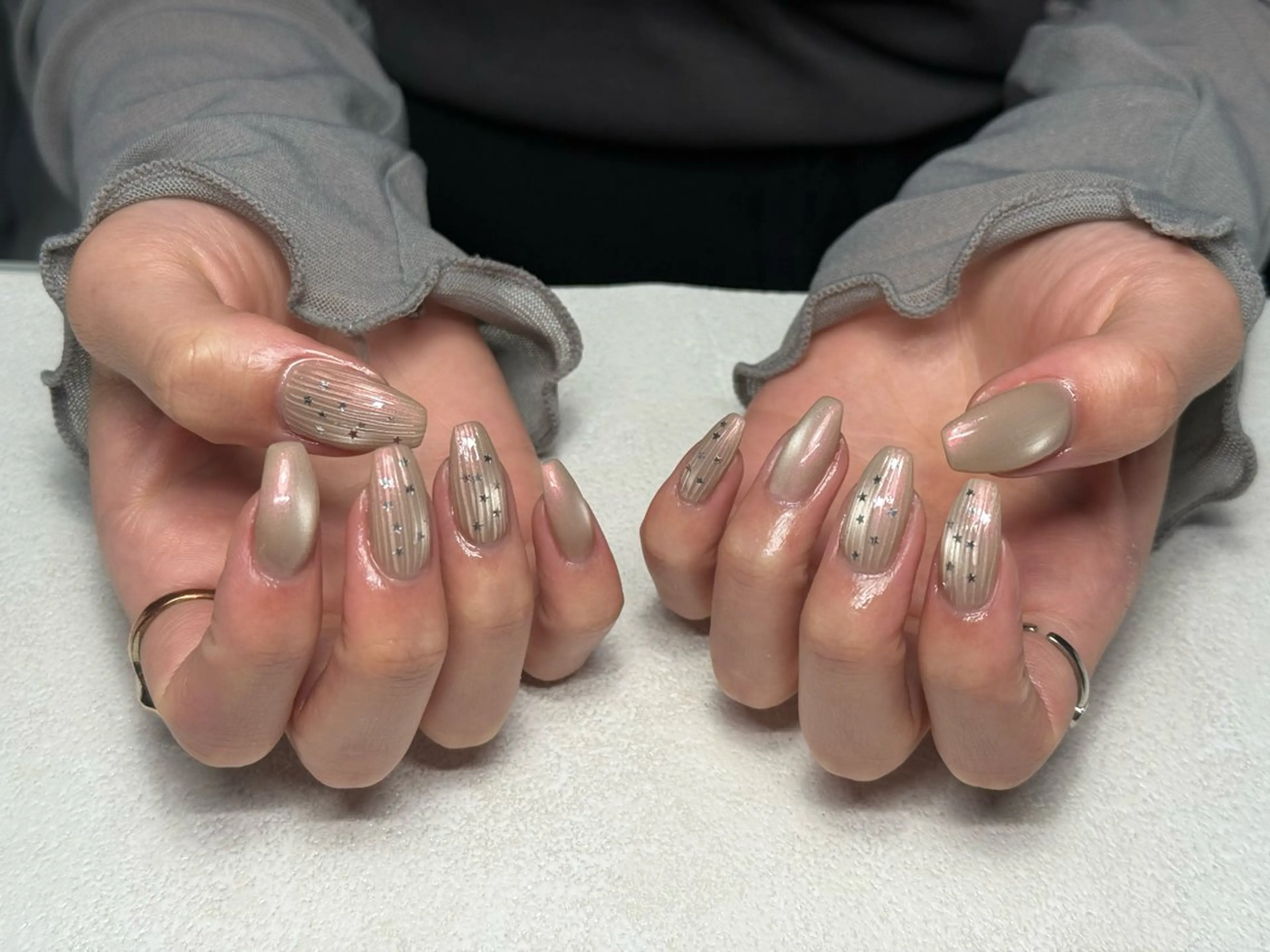 ネイル 韓国ネイル マグネットネイル ニュアンスネイル シンプルネイル 春ネイル MAO /  香椎 / フィルイン対応のネイルデザイン