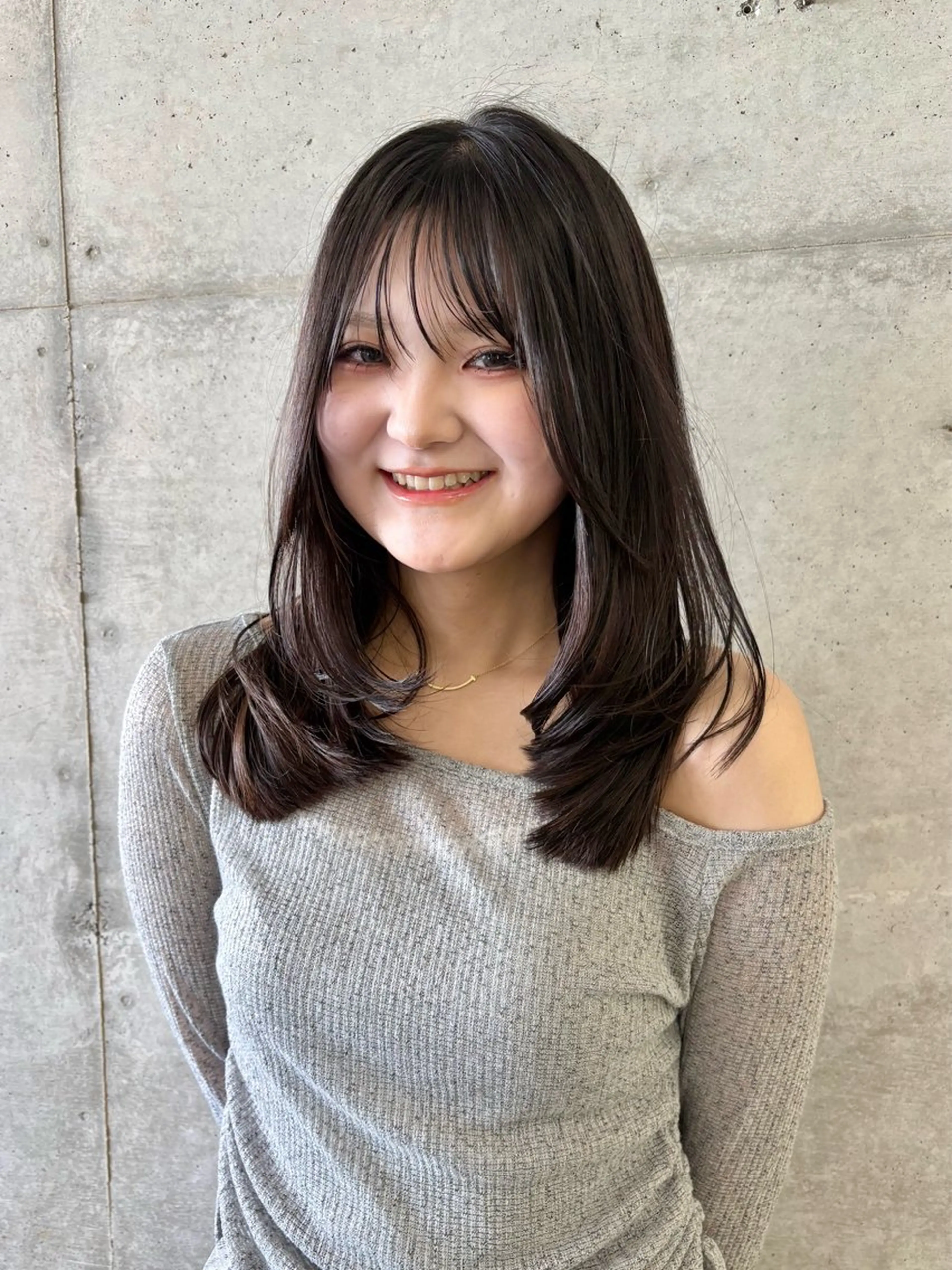 ミディアム カラー レイヤーカット カット ヘアカラー LOMARLIE / 𝐂𝐇𝐈𝐊𝐀のヘアスタイル