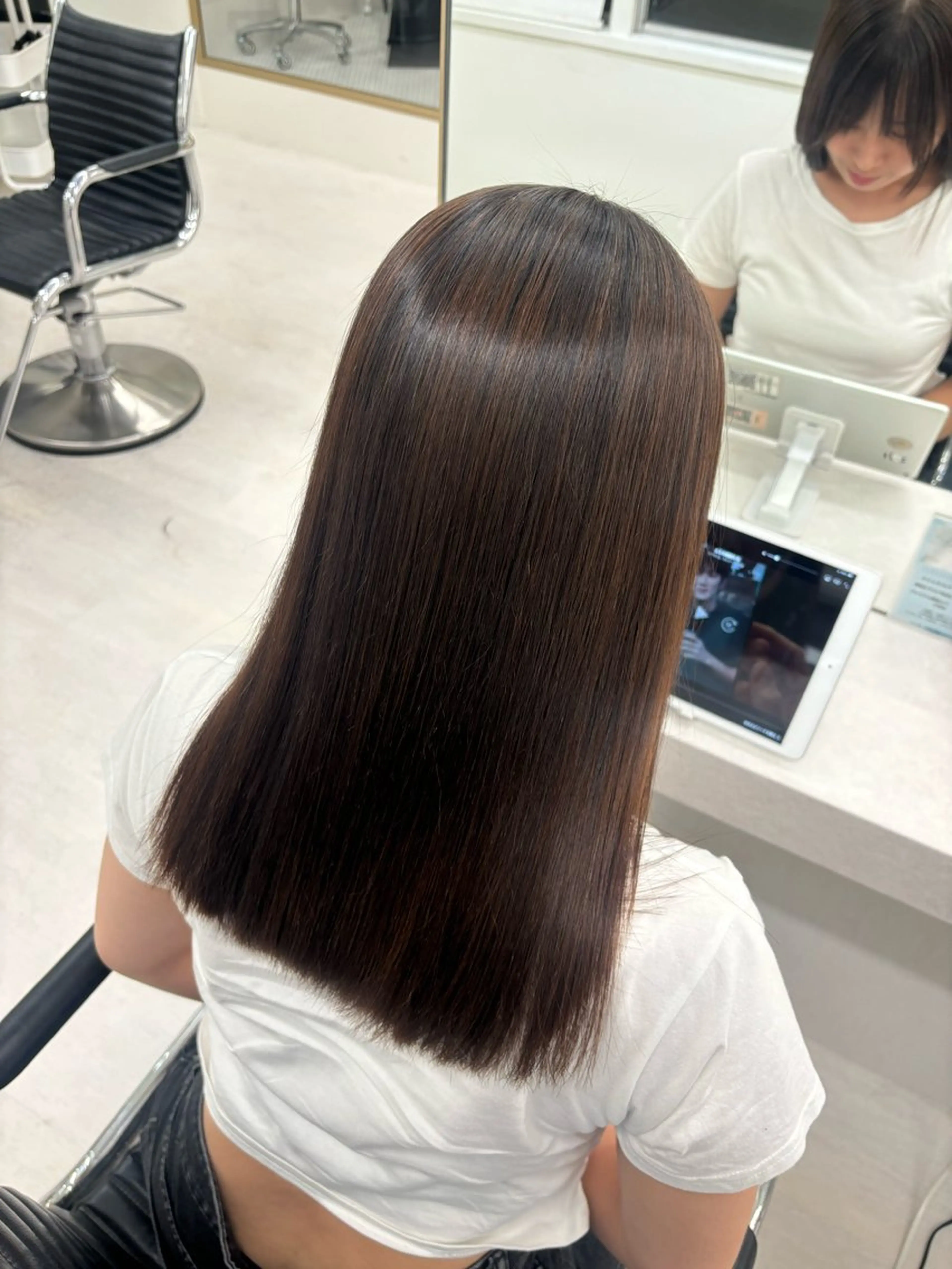 ミディアム mei / レイヤー 顔まわり 🤍のヘアスタイル