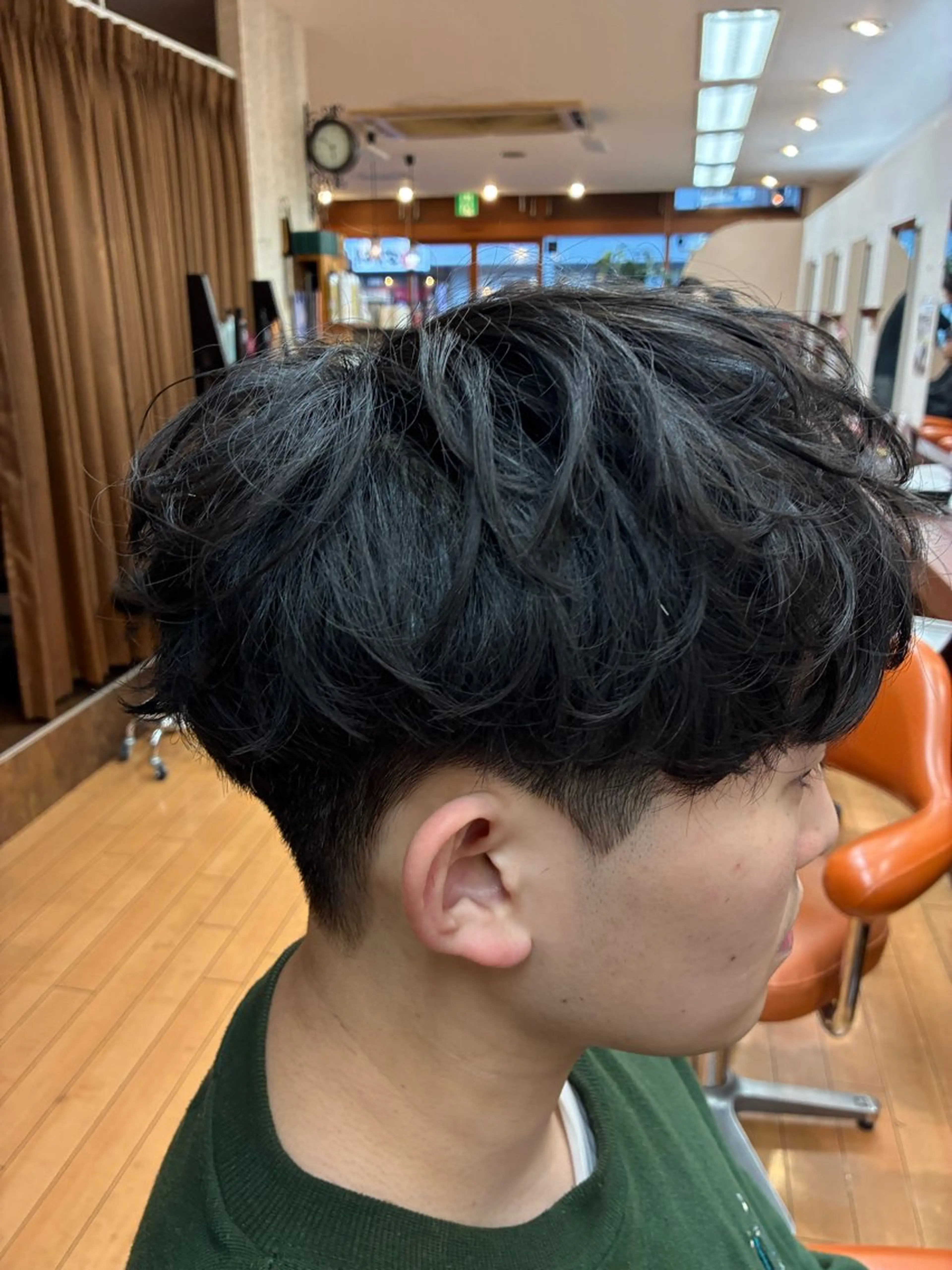 ショート パーマ ルキ🌈ブリーチカラ ー&メンズパーマ🦄のヘアスタイル