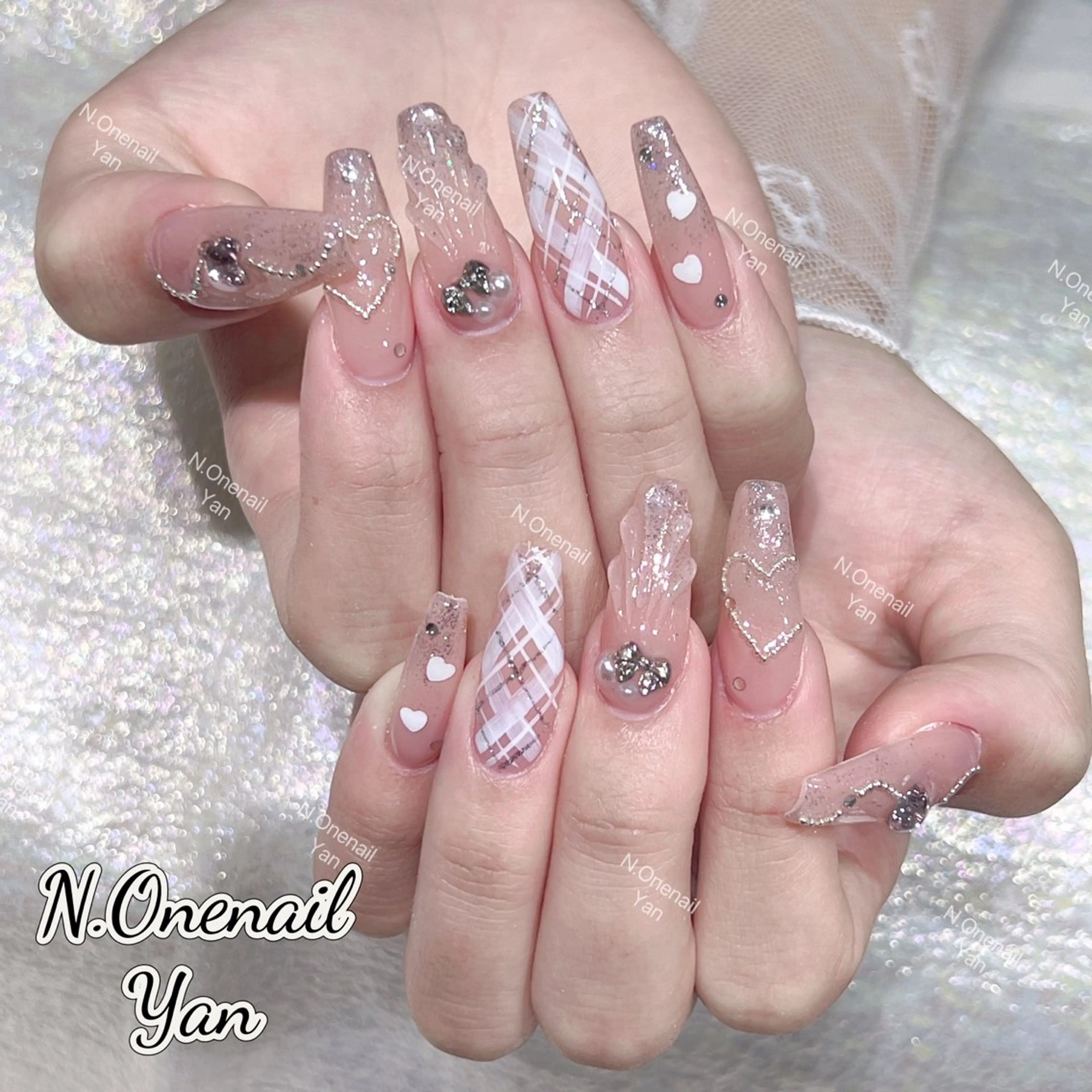 ネイル アートネイル グラデーション キラキラネイル ニュアンスネイル オフィスネイル ハンドネイル 長いだし/スカルプ/ パラシェルN.oneのネイルデザイン