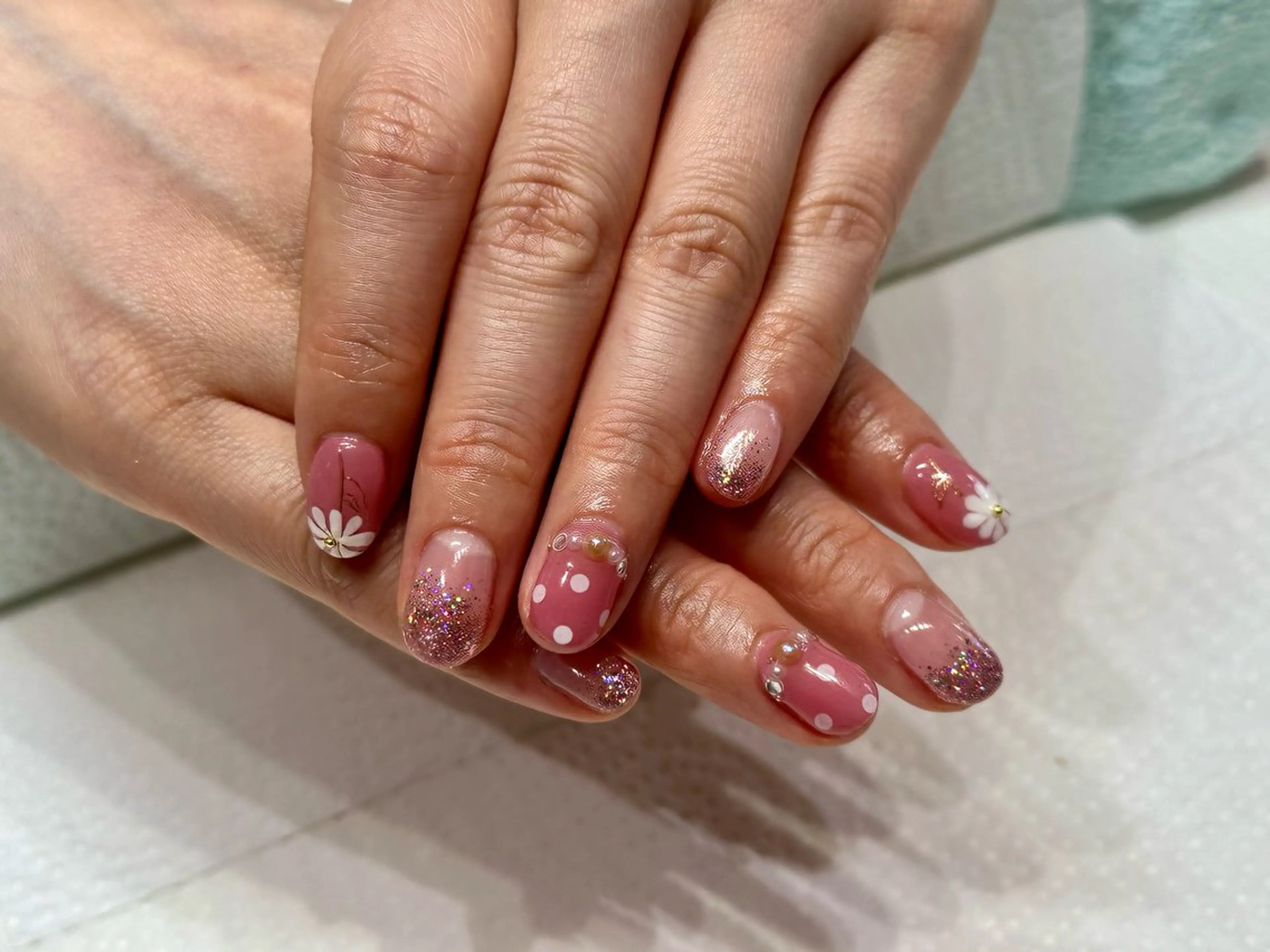 ネイル グラデーション ラメ(グリッター) ラメグラデーション ハンドネイル Roy 心斎橋 IINUMAのネイルデザイン