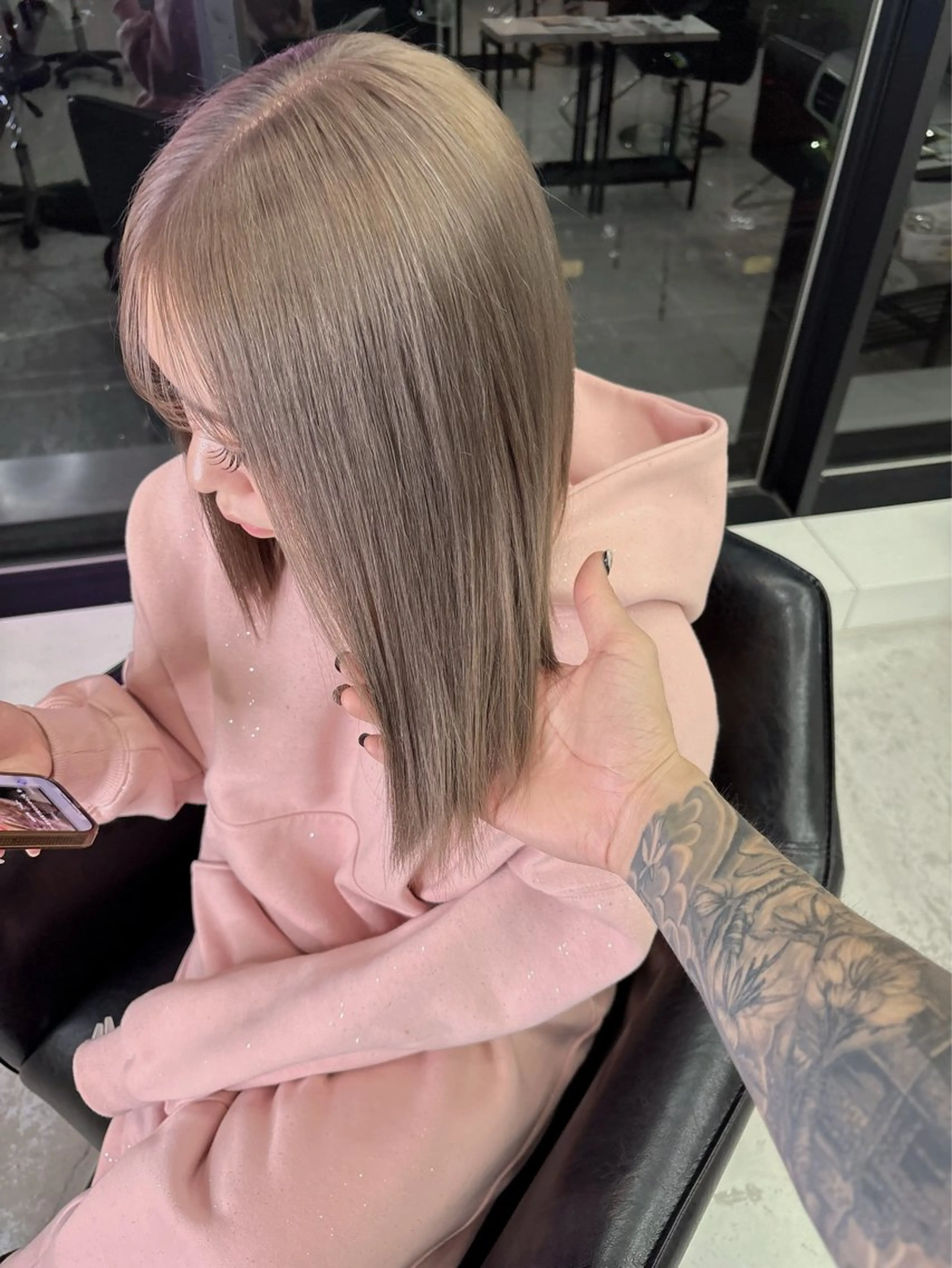 【🧑‍🎓ミニモ学割🧑‍🎓】ケアブリーチ+プレミアムカラー+カット+トリートメントの写真