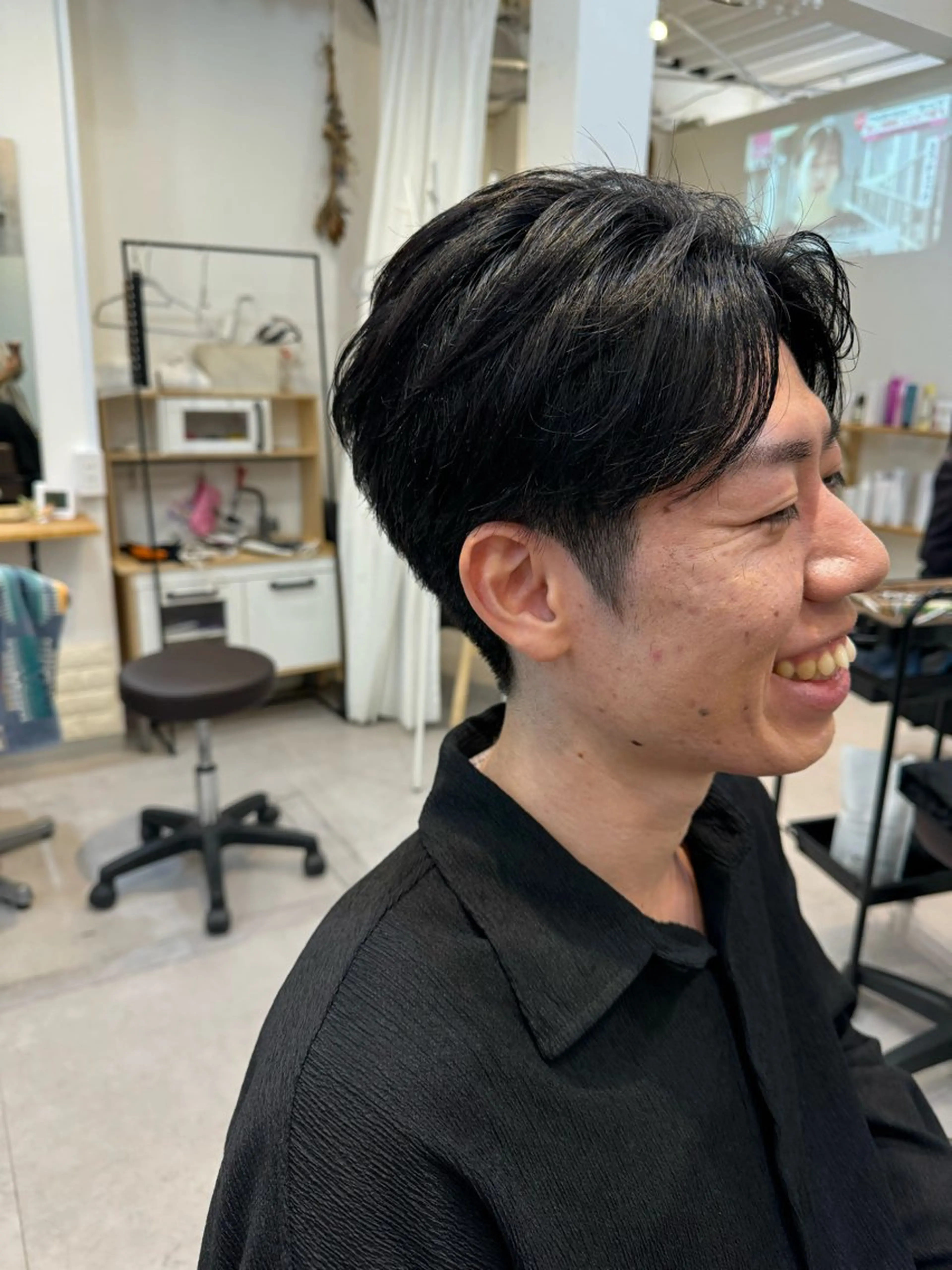 ミディアム カラー メンズ カット ヘアカラー トリートメント Dxxxx III所属・似合う髪型が 分からない方へのヘアスタイル