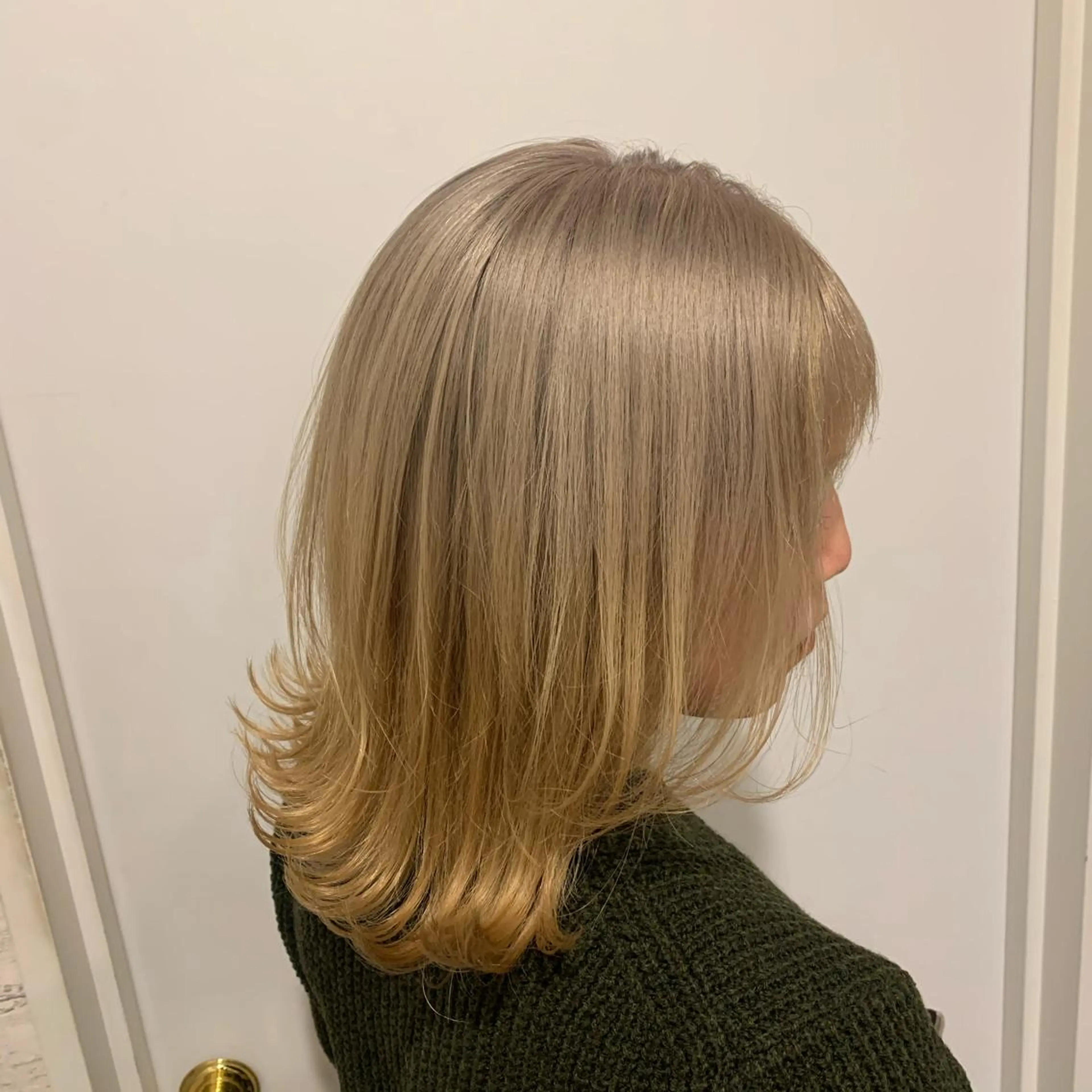 ミディアム カラー ハイトーン/ウルフ/ ボブ/増田のヘアスタイル