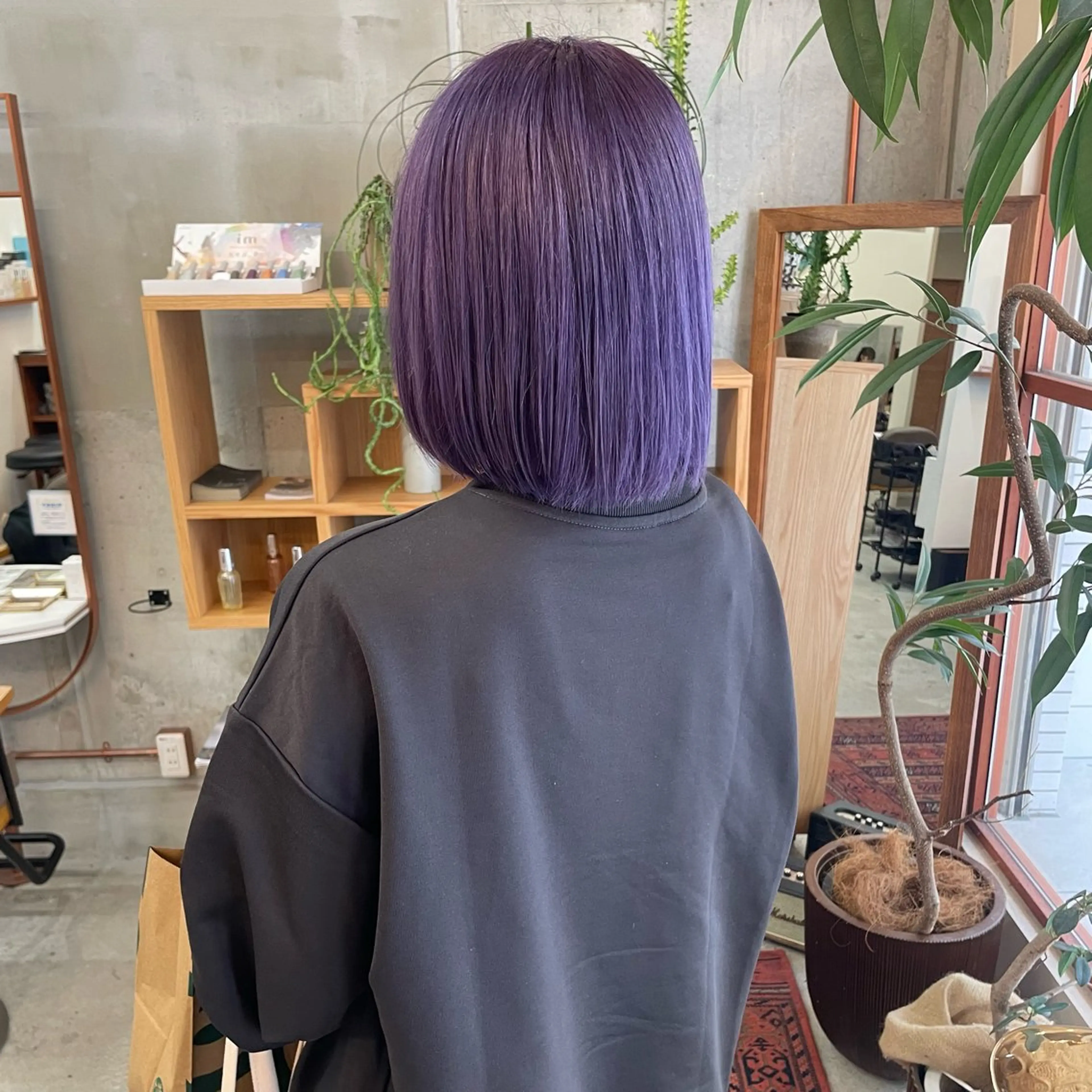 ミディアム ヘアカラー カリン/ カット・ブリーチのヘアスタイル