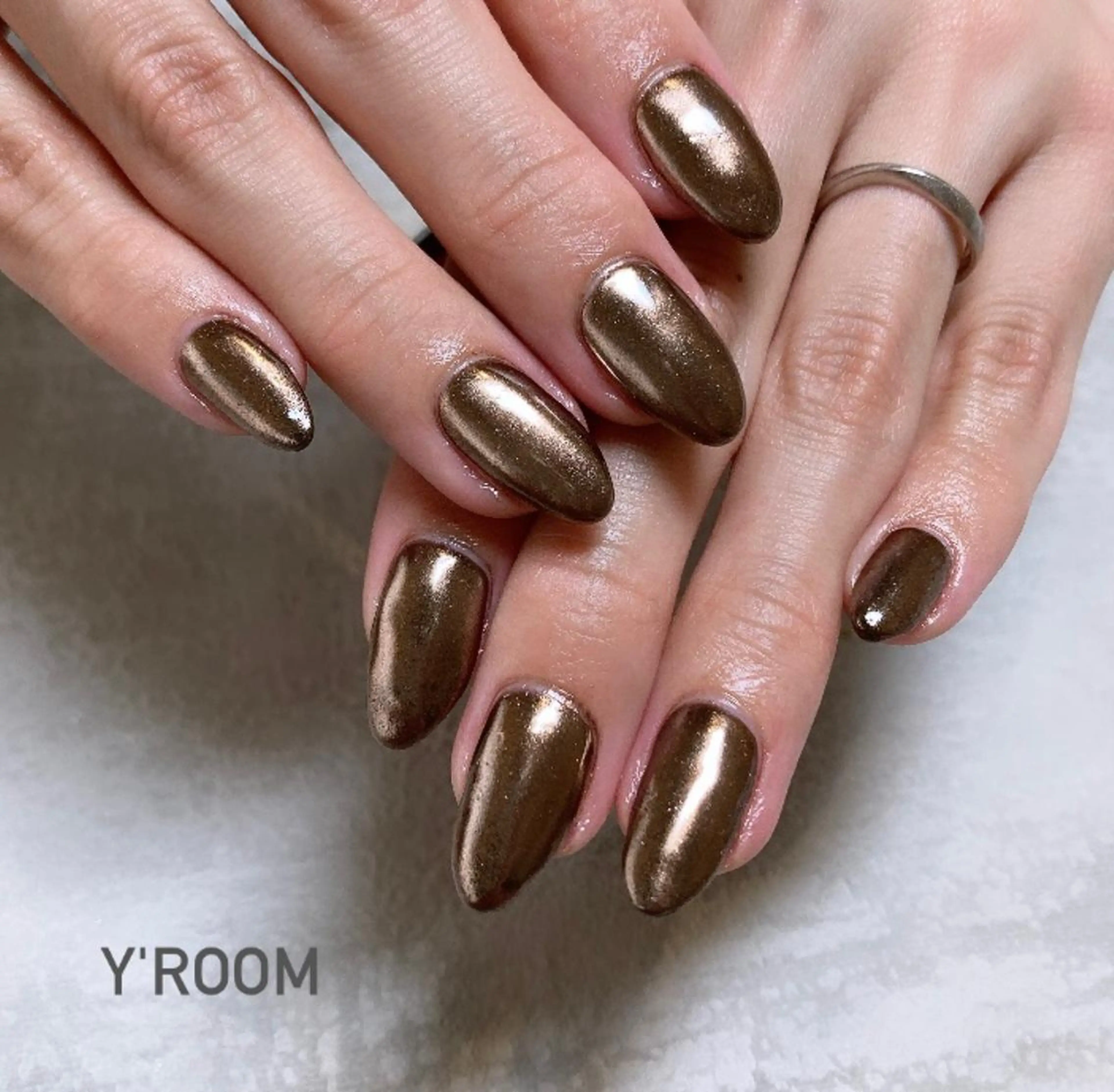 ネイル オーロラネイル フラッシュネイル フットネイル ジェルネイル 氷ネイル・うるうるネイル ハンドネイル YUKA （ネイリスト）のネイルデザイン