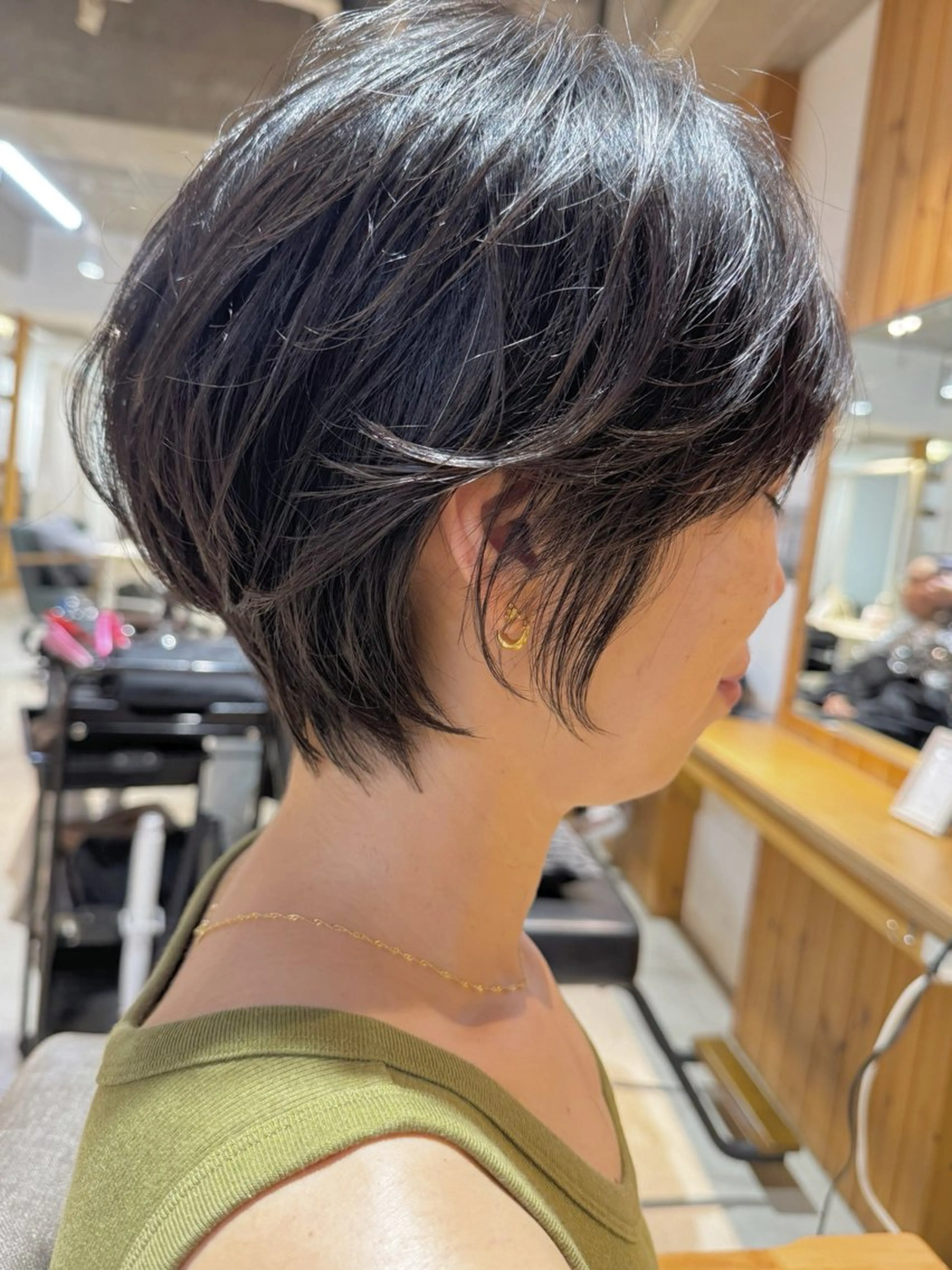 ショート emu 公式のヘアスタイル