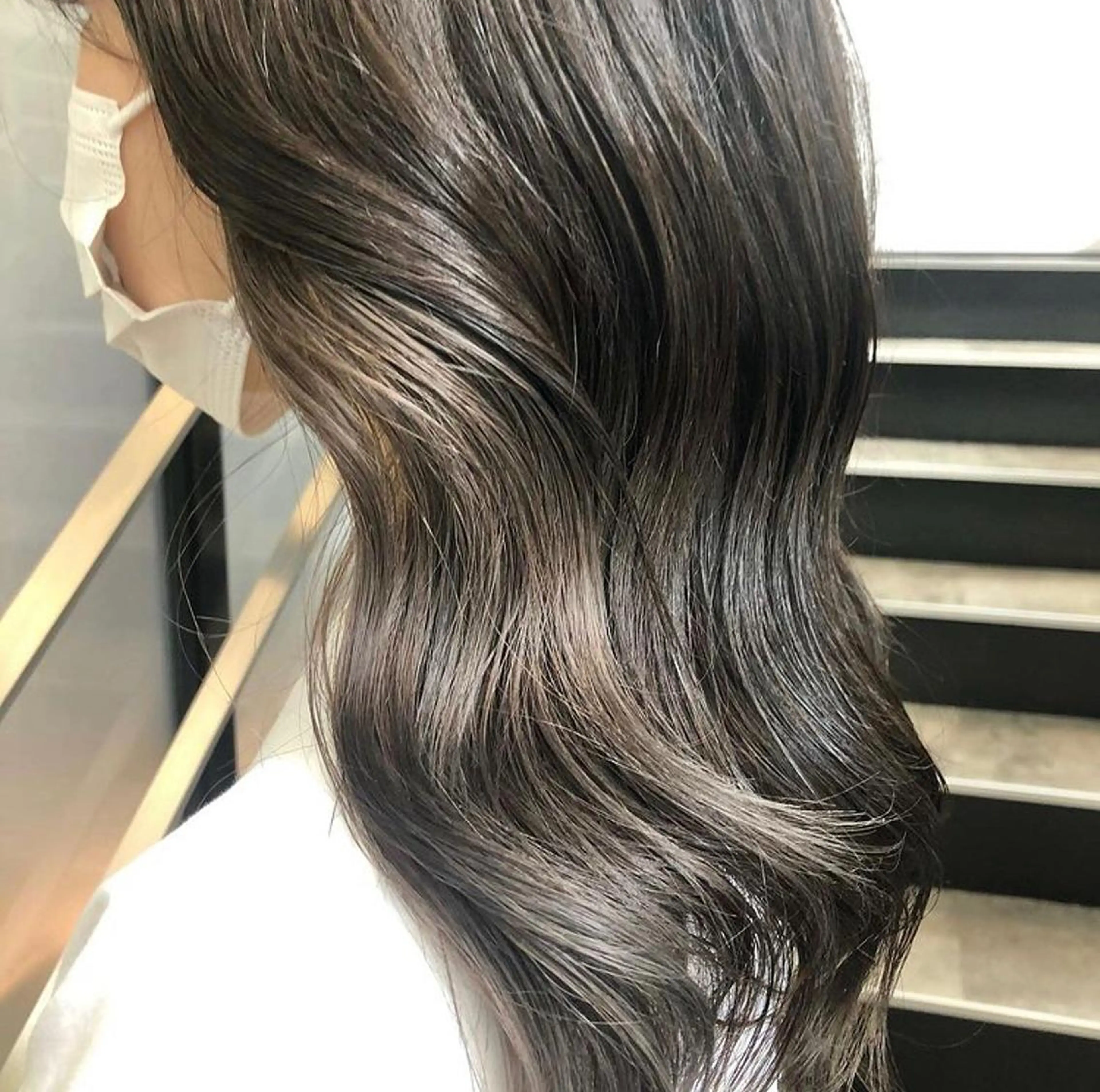 セミロング カラー パーマ ヘアアレンジ メンズ キッズ メンズインナーカラー メンズ韓国風 波巻きパーマ イヤリングカラー グラデーションカラー カット ヘアカラー stylist 🌸 kana.のヘアスタイル