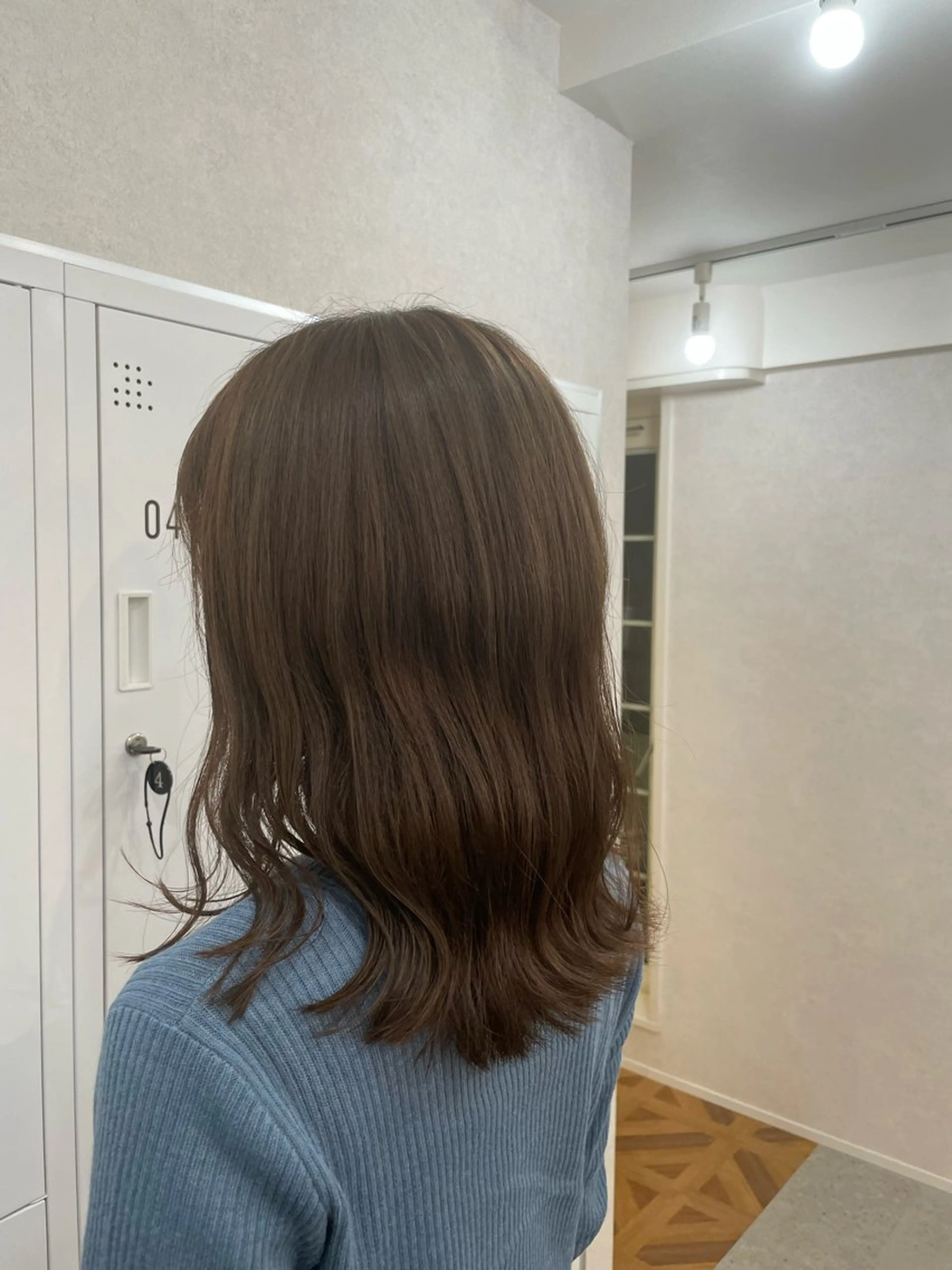 ミディアム カラー オリーブカラー 植原 遥夏のヘアスタイル