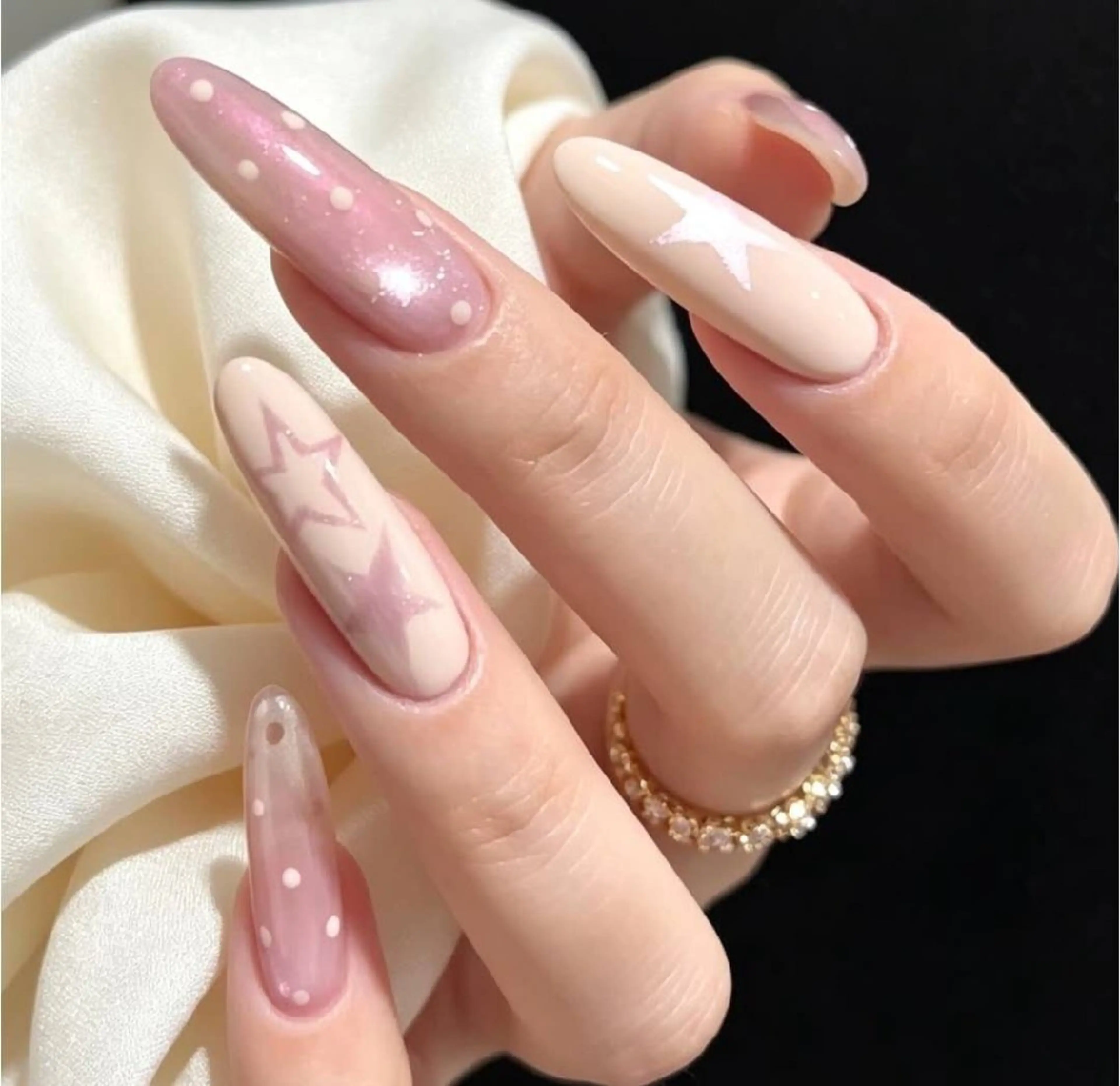 ネイル 小島 阿佑美のネイルデザイン