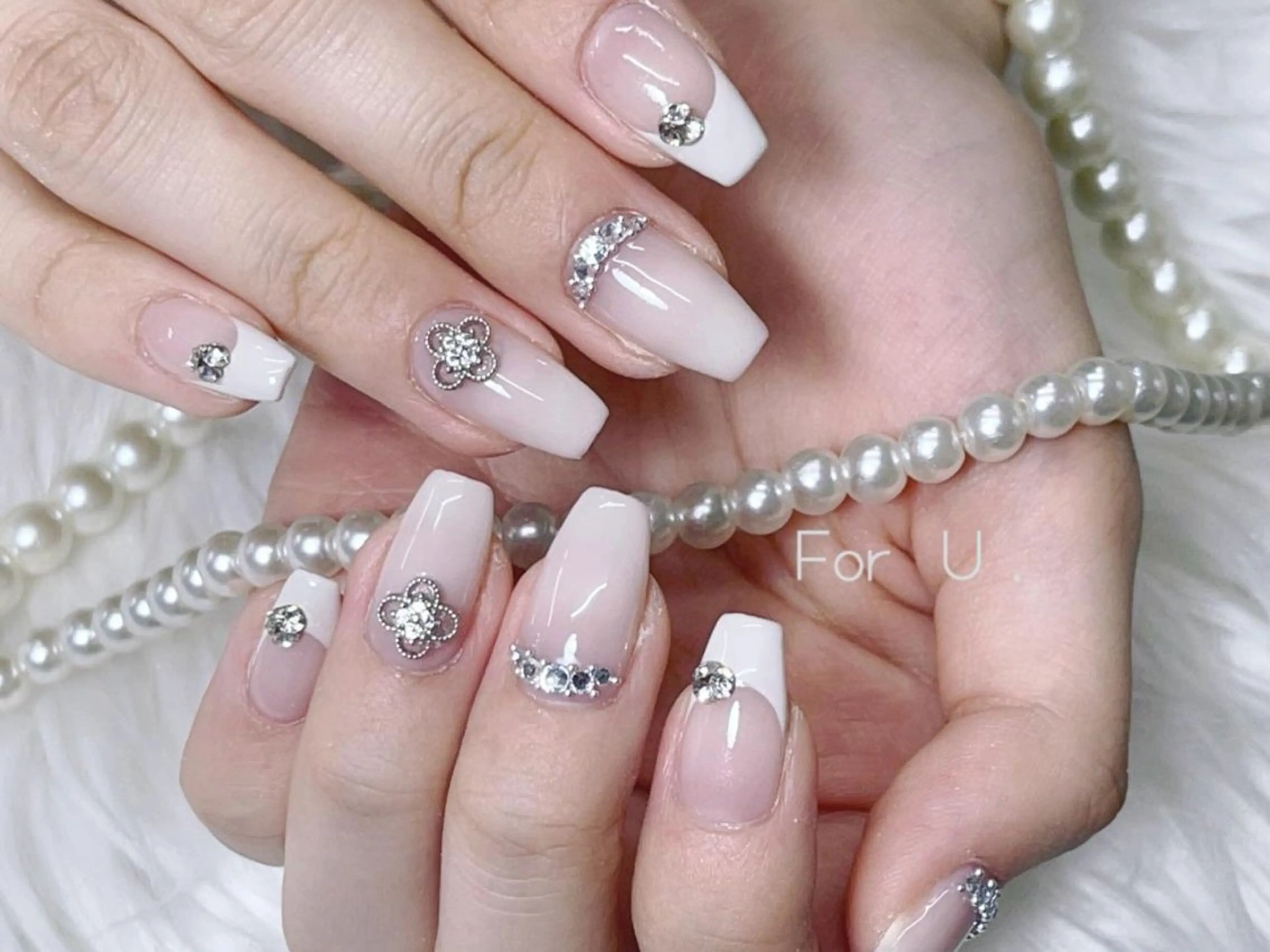 メンズ ネイル アートネイル フレンチネイル ジェルネイル キラキラネイル パラジェル Bloom スカルプ専門店のネイルデザイン