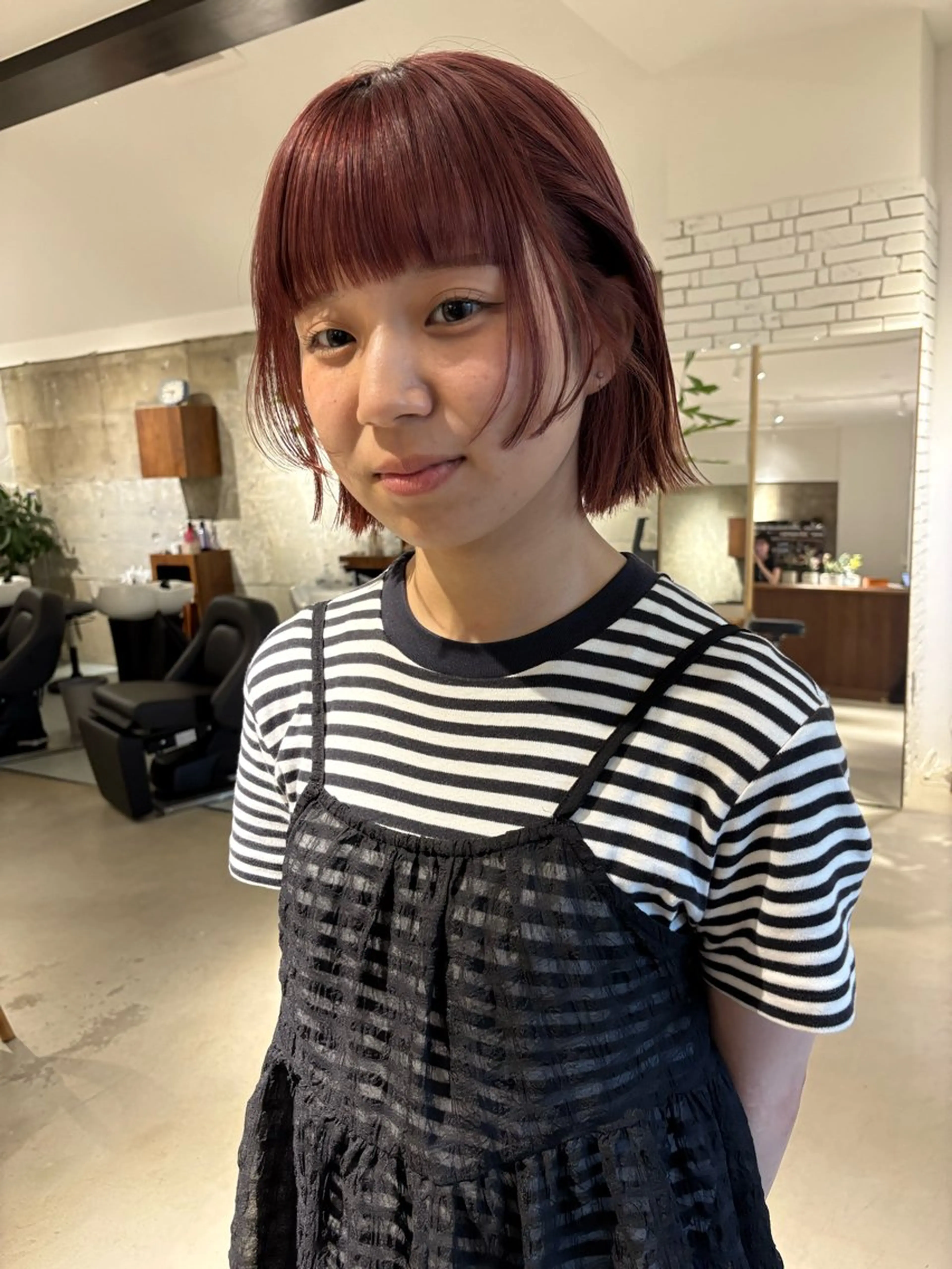 ショート カット ヘアカラー Yui⭐️ 透け感カラーのヘアスタイル