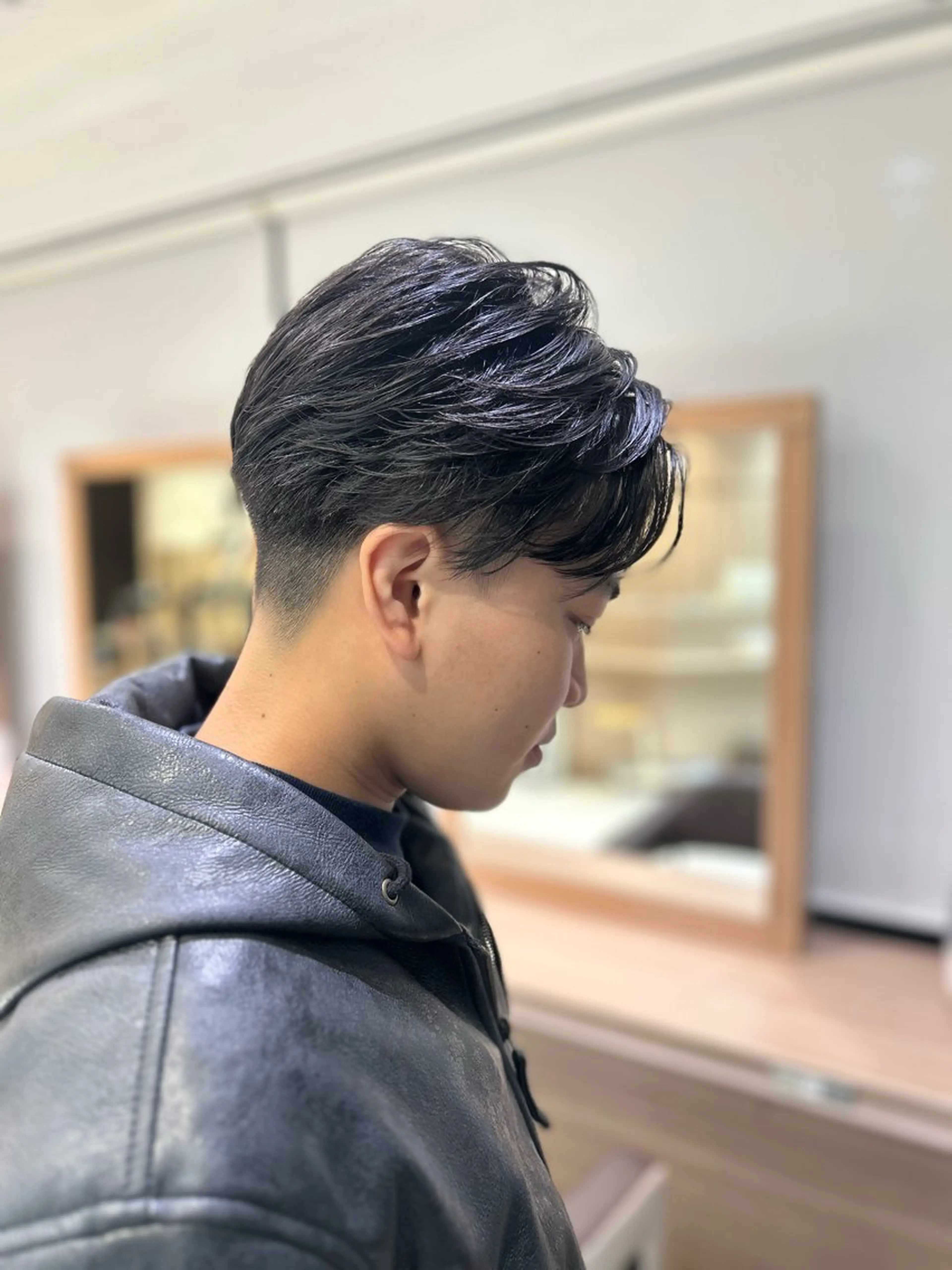 ショート パーマ メンズ ハイトーン× デザイン　Runoのヘアスタイル