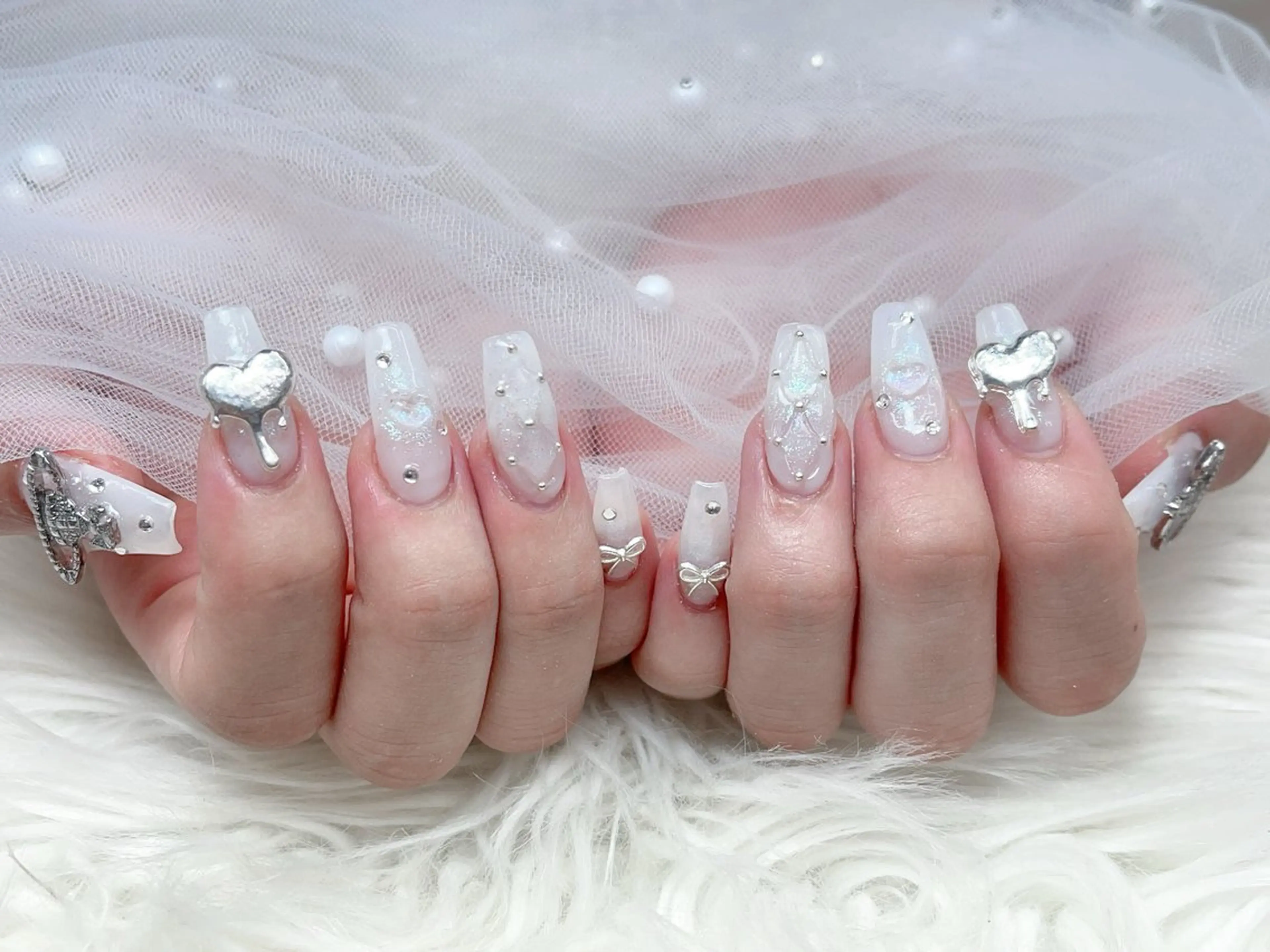 メンズ ネイル メンズ韓国風 アートネイル フレンチネイル ジェルネイル キラキラネイル ハンドネイル Bloom スカルプ専門店のネイルデザイン