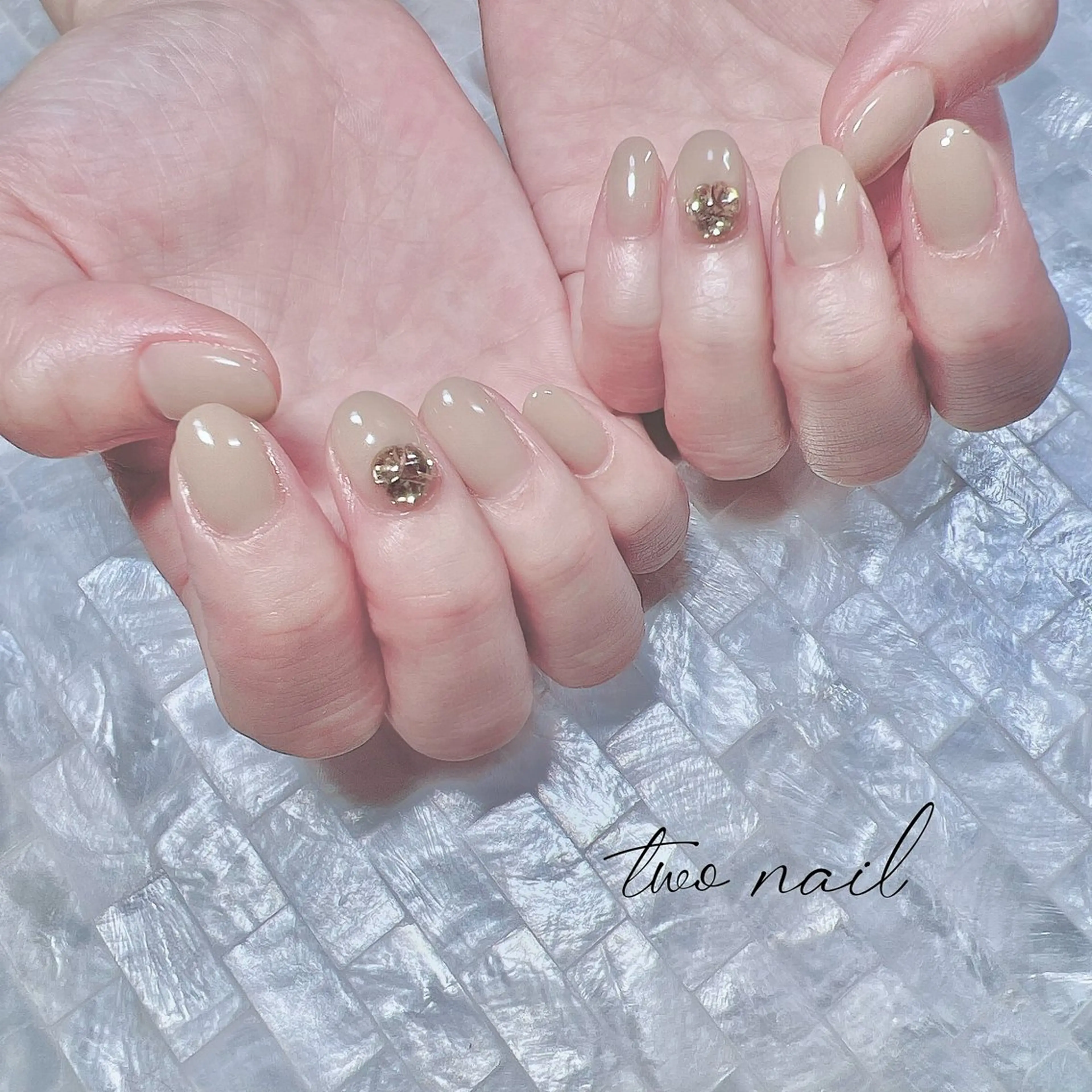 ネイル ネイルチップ ホワイト ハンドネイル two nailのネイルデザイン