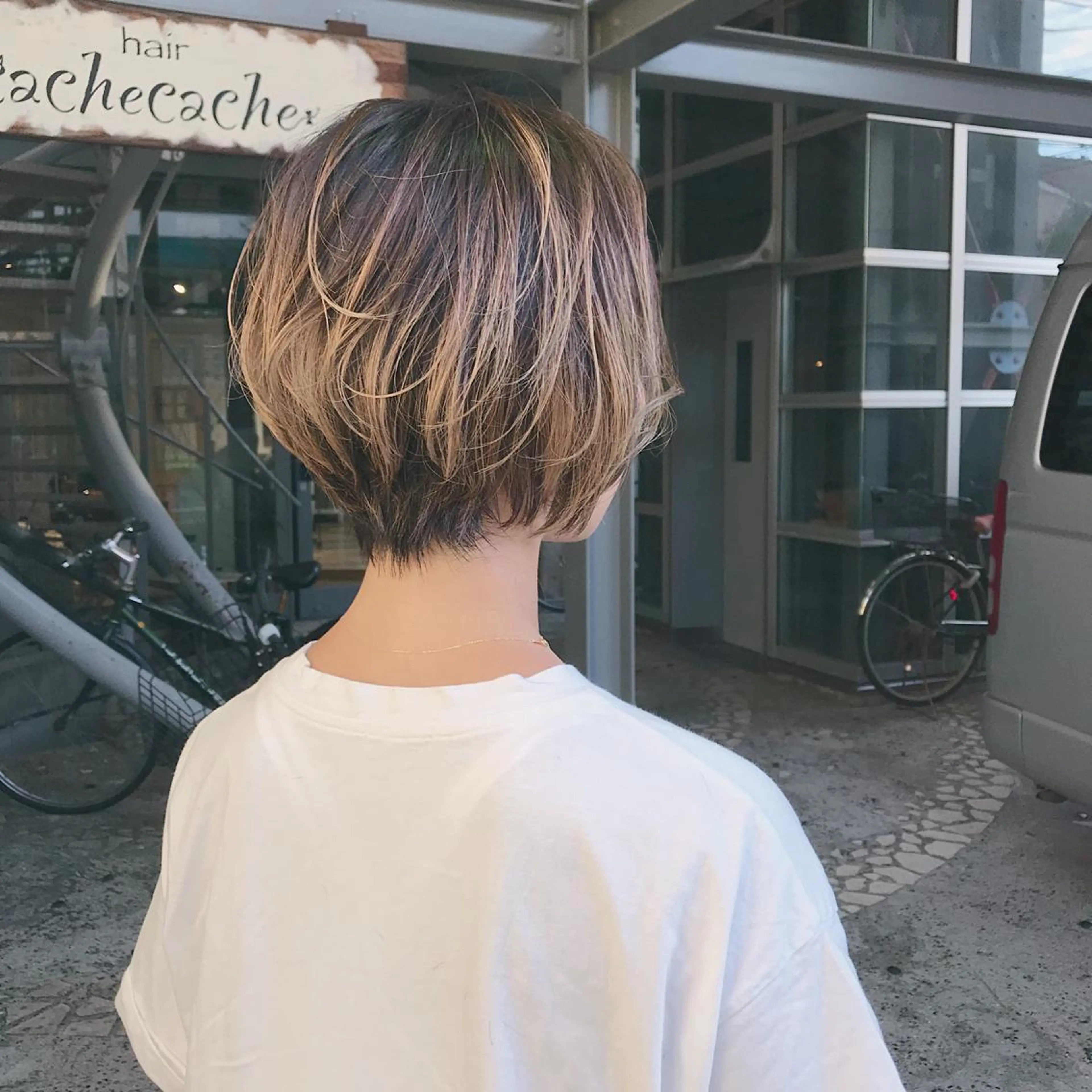 ショート カラー cachecache所属・及川 光のヘアスタイル