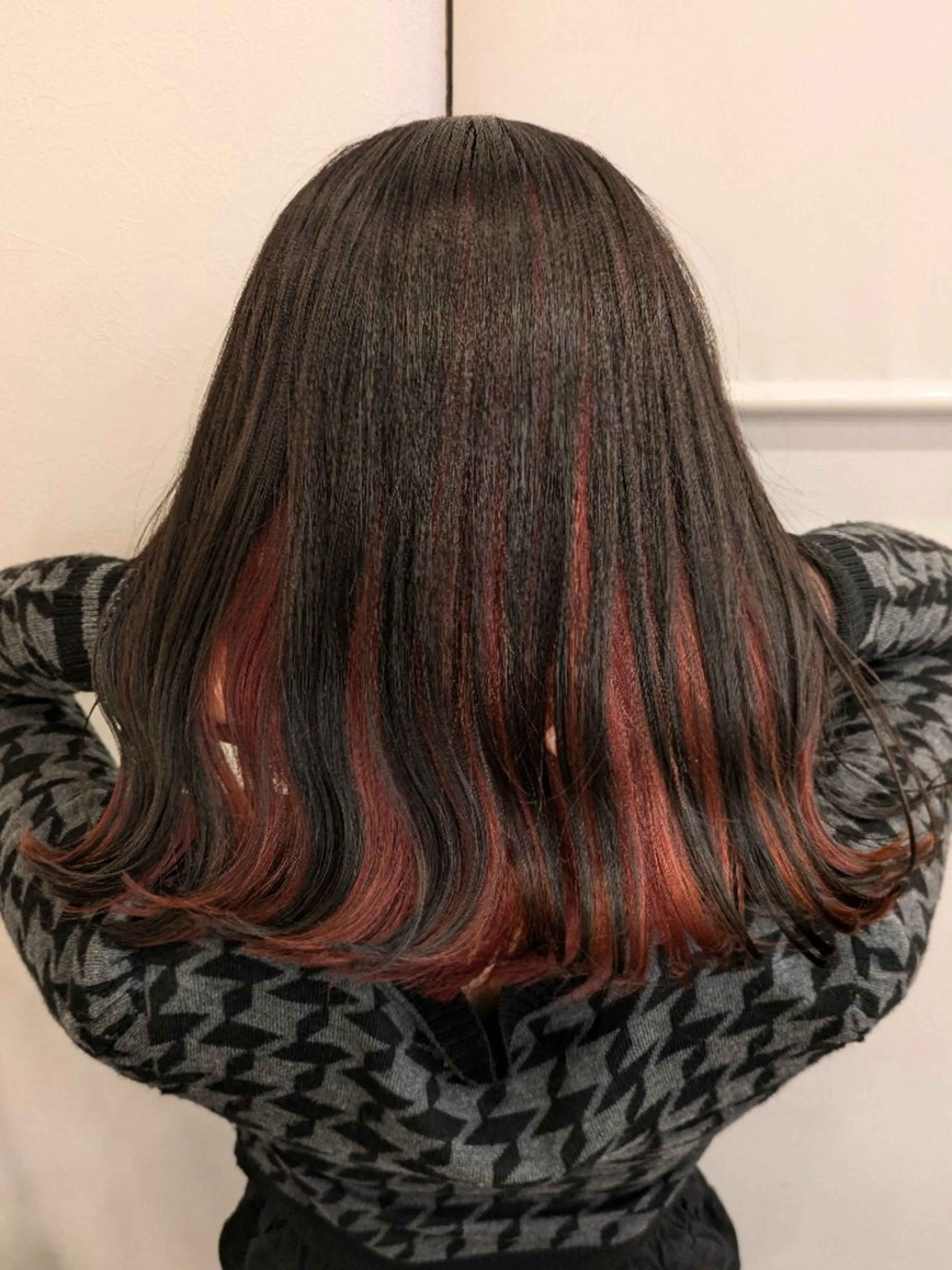 カラー カサハラ リホのヘアスタイル