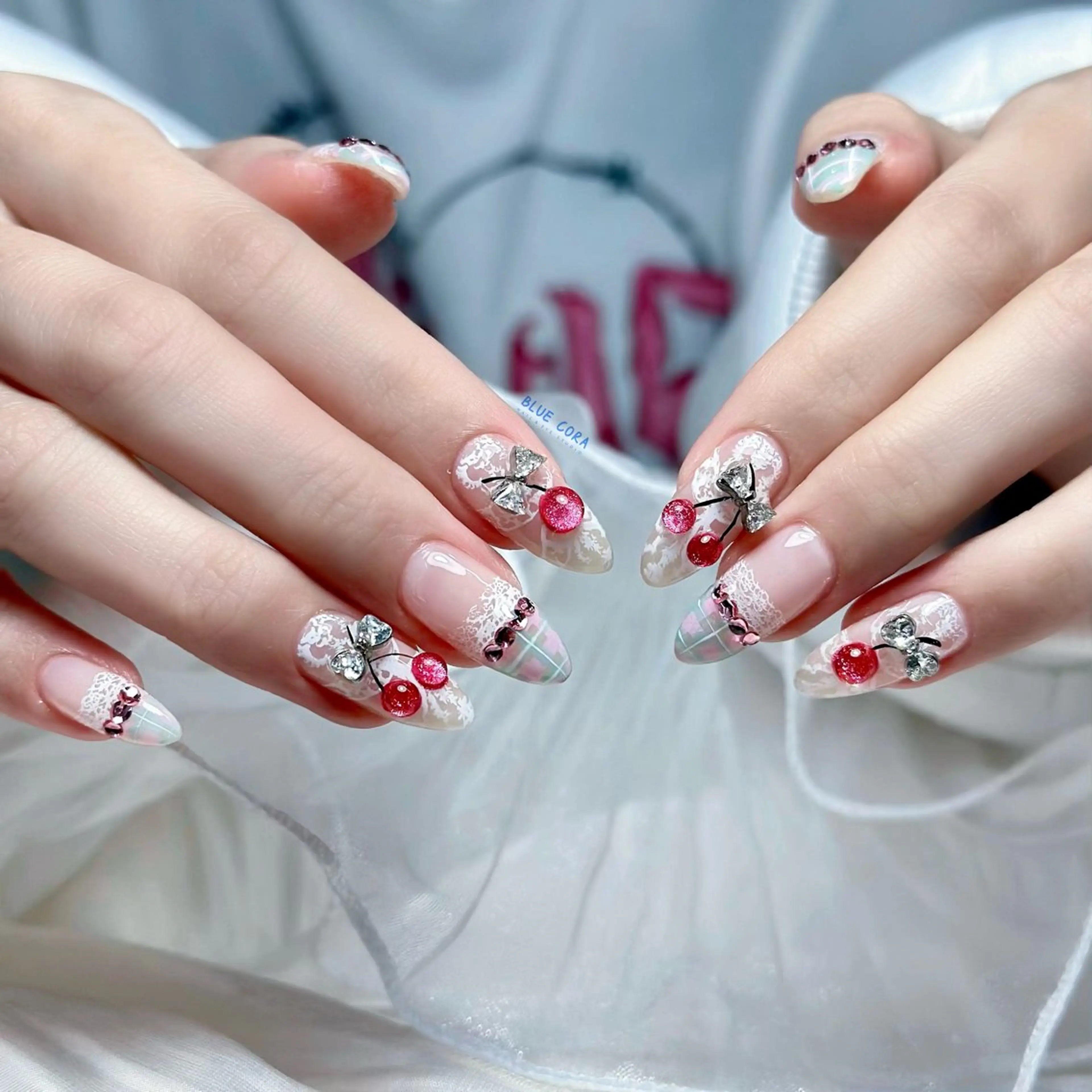 ネイル クリアネイル マグネットネイル ハンドネイル ハンドケア BLUE CORAのネイルデザイン