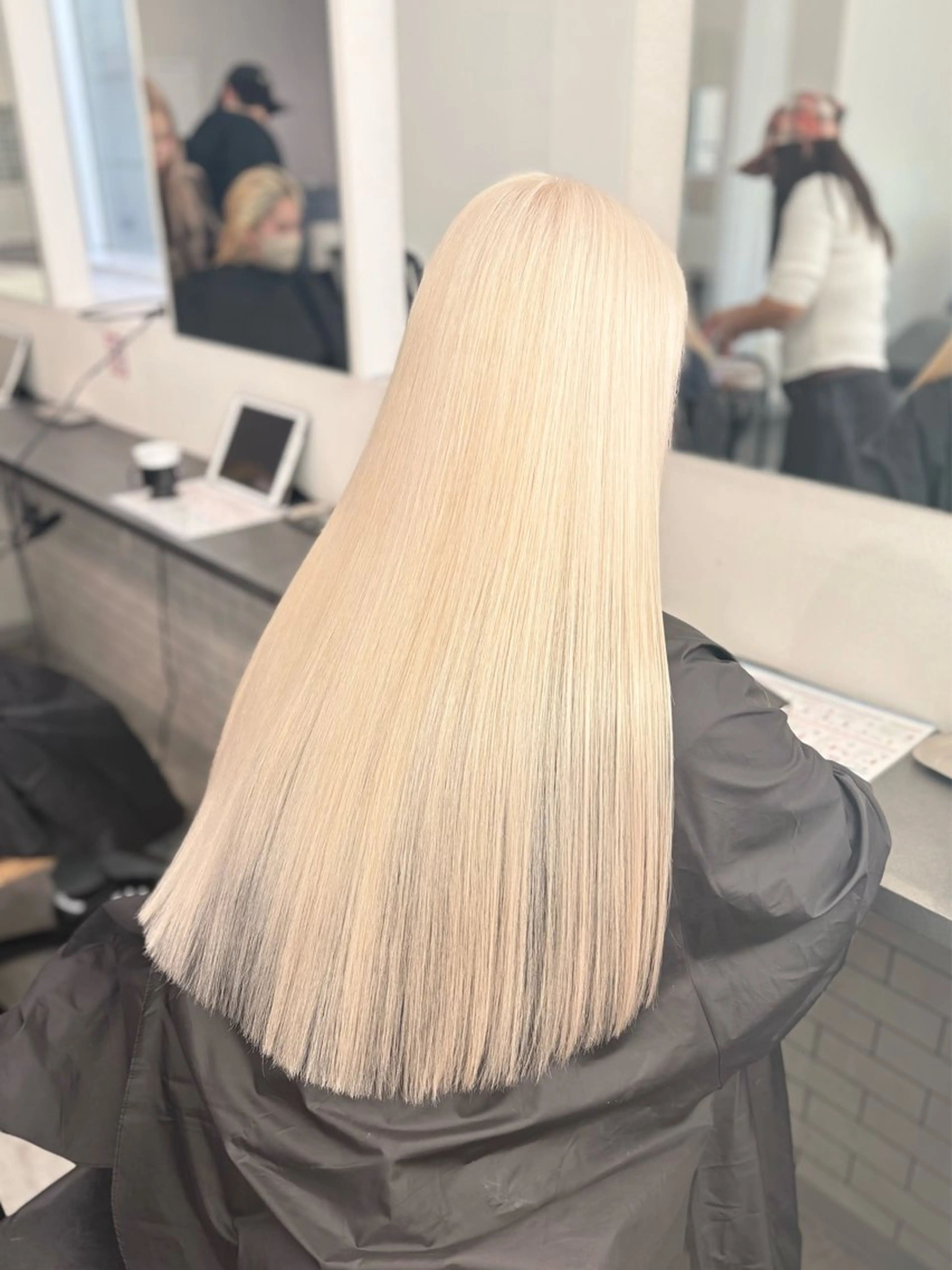 フルメニュー【ケアブリーチ＋髪質改善カラー＋ケアトリートメント】の写真