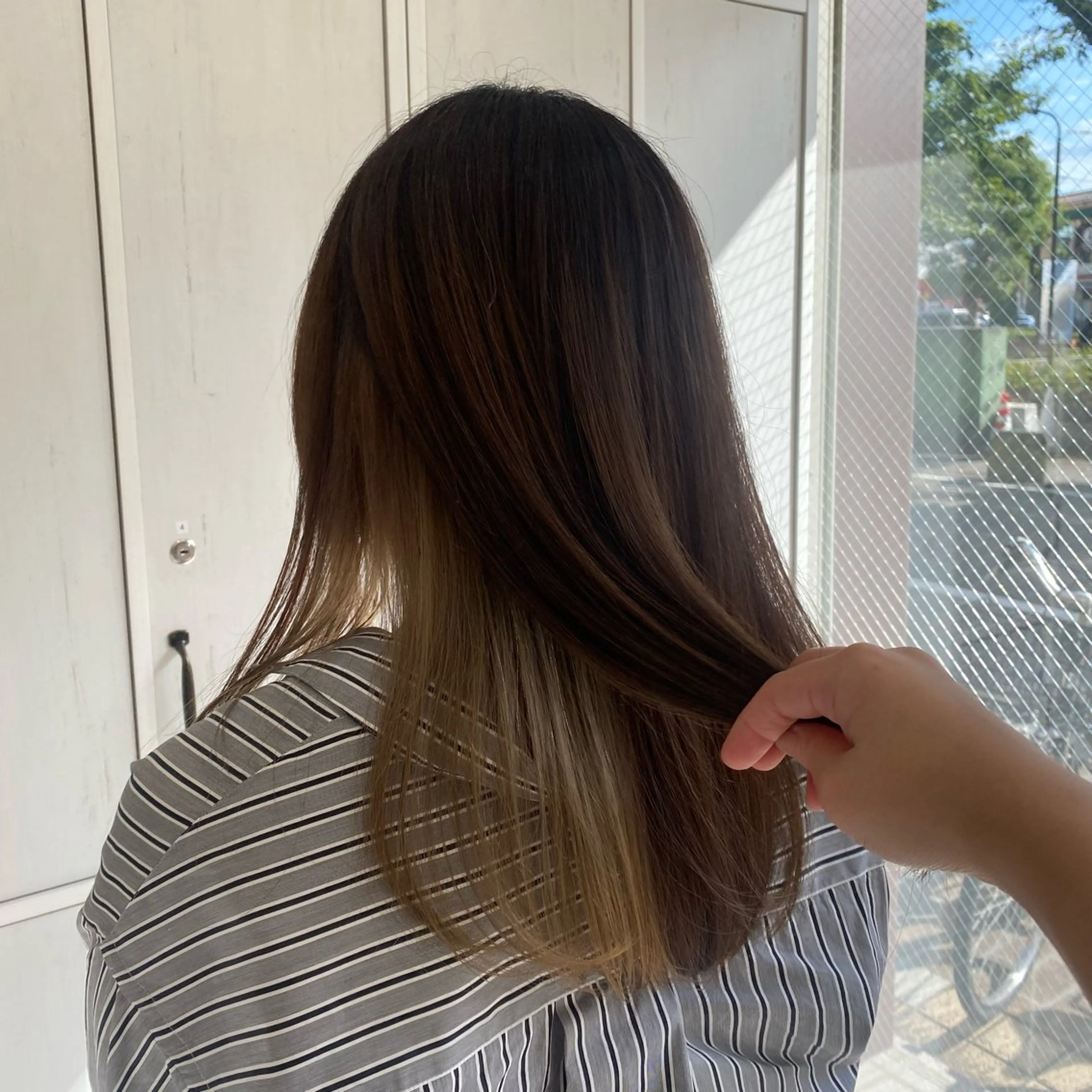 ミディアム カラー 水瀬 咲夏のヘアスタイル