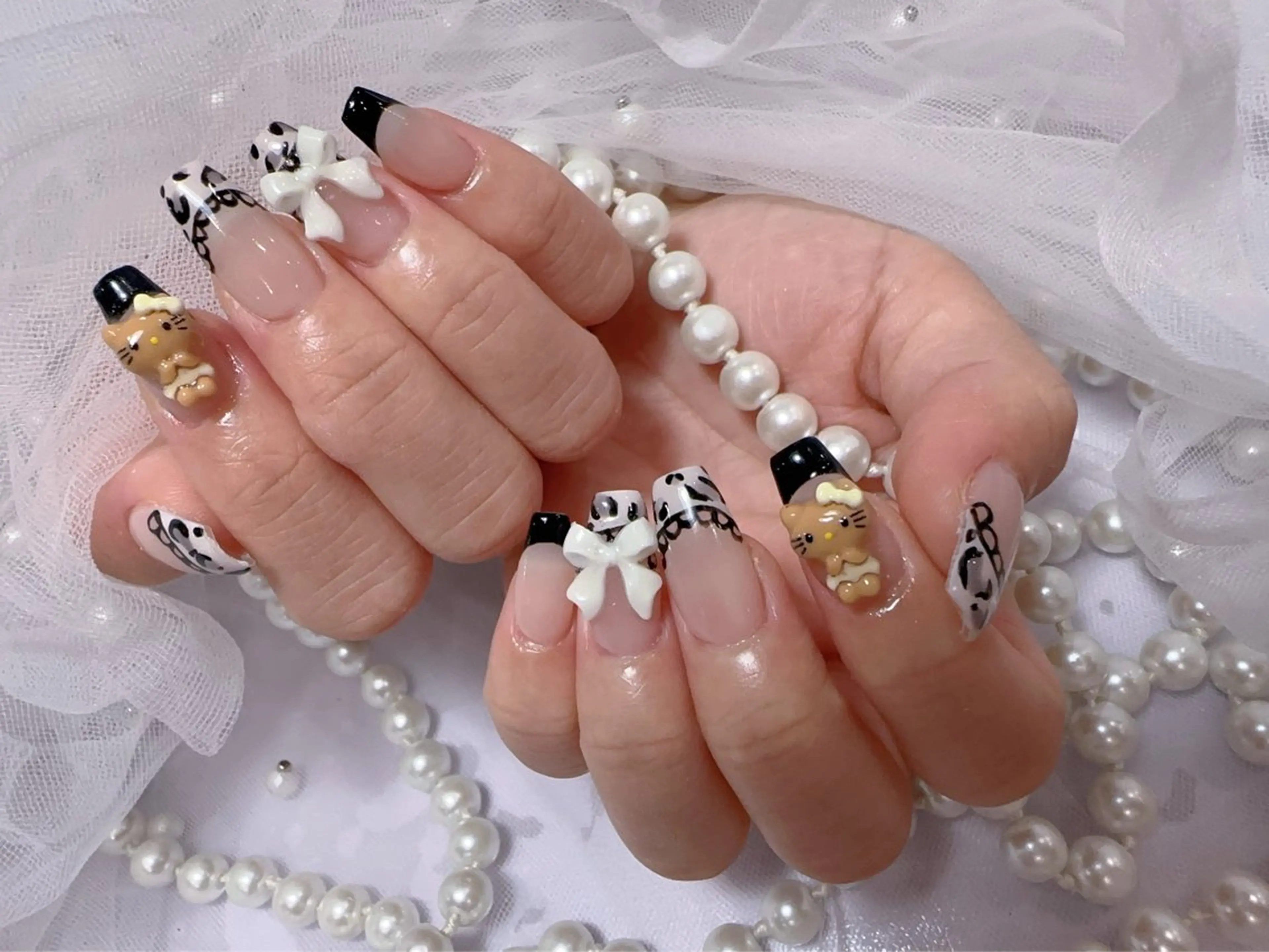 ネイル アートネイル フラッシュネイル フレンチネイル ジェルネイル ガラスフレンチ ハンドネイル You&Me Miyuのネイルデザイン