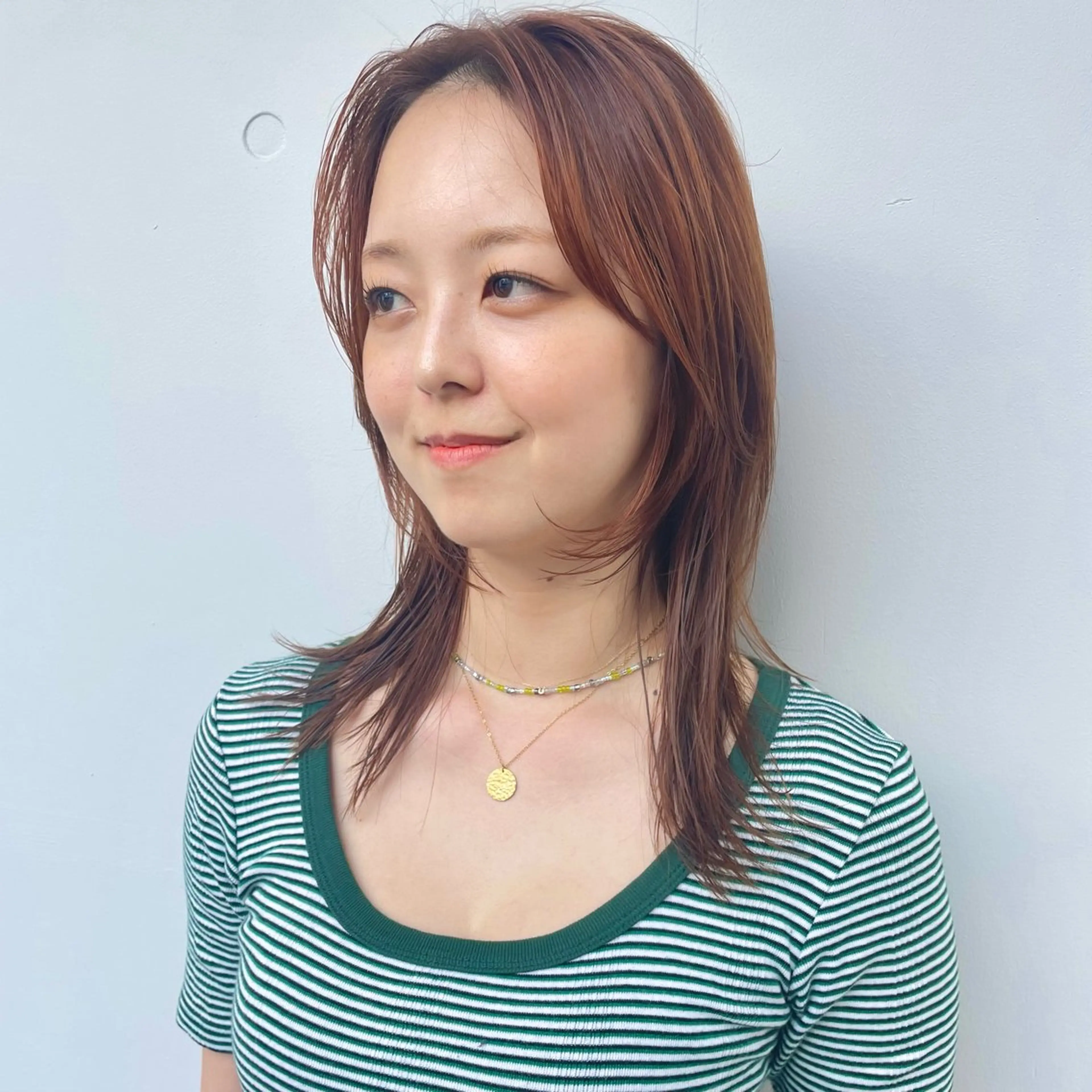 セミロング カット もにか🌞原宿/渋谷 🌝ブリーチカラーのヘアスタイル