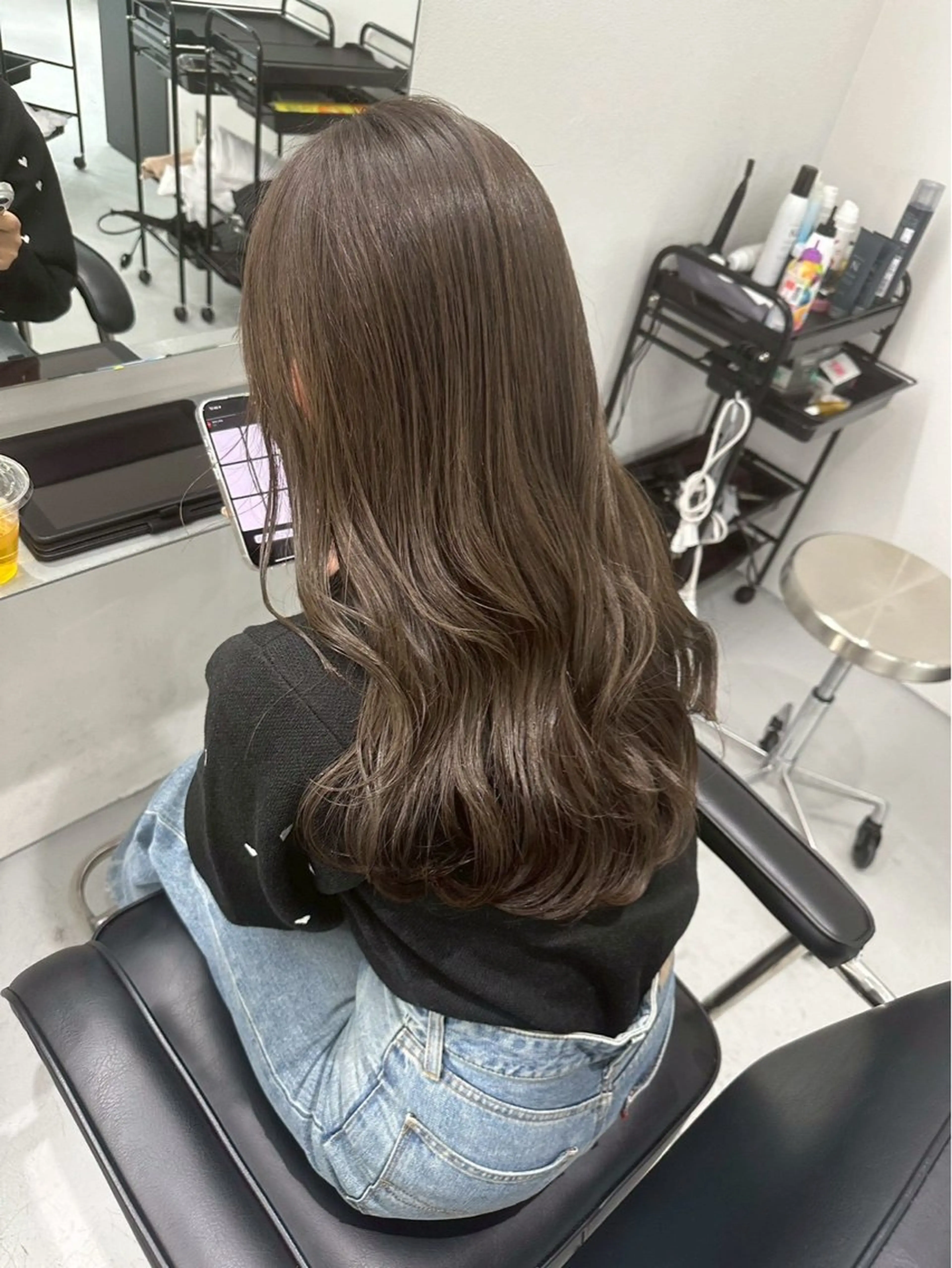 ロング カラー 透明感カラー グレージュ オリーブグレージュ オリーブグレー ロング 赤田 修哉のヘアスタイル