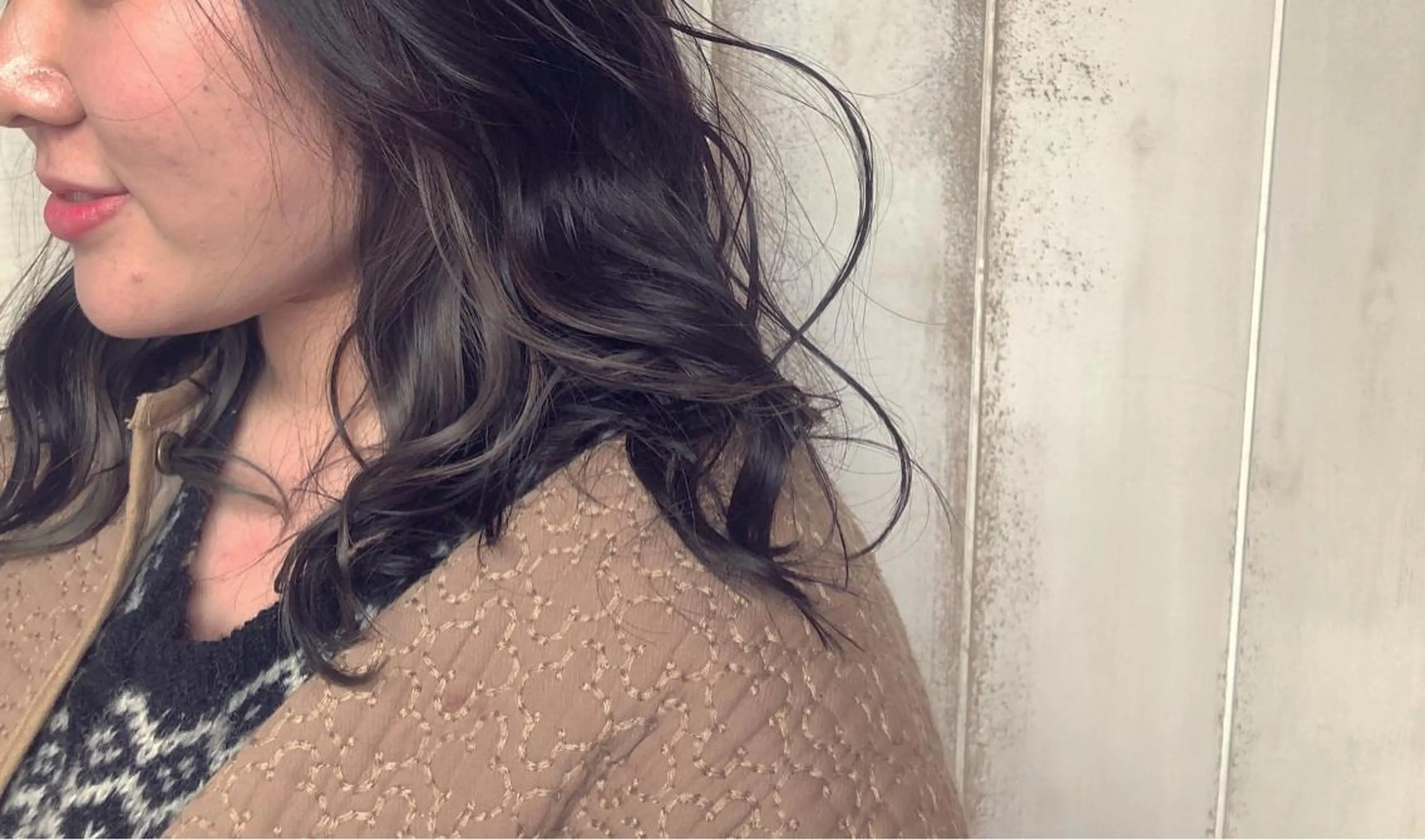 カラー ブリーチ グレージュ パ ルのヘアスタイル