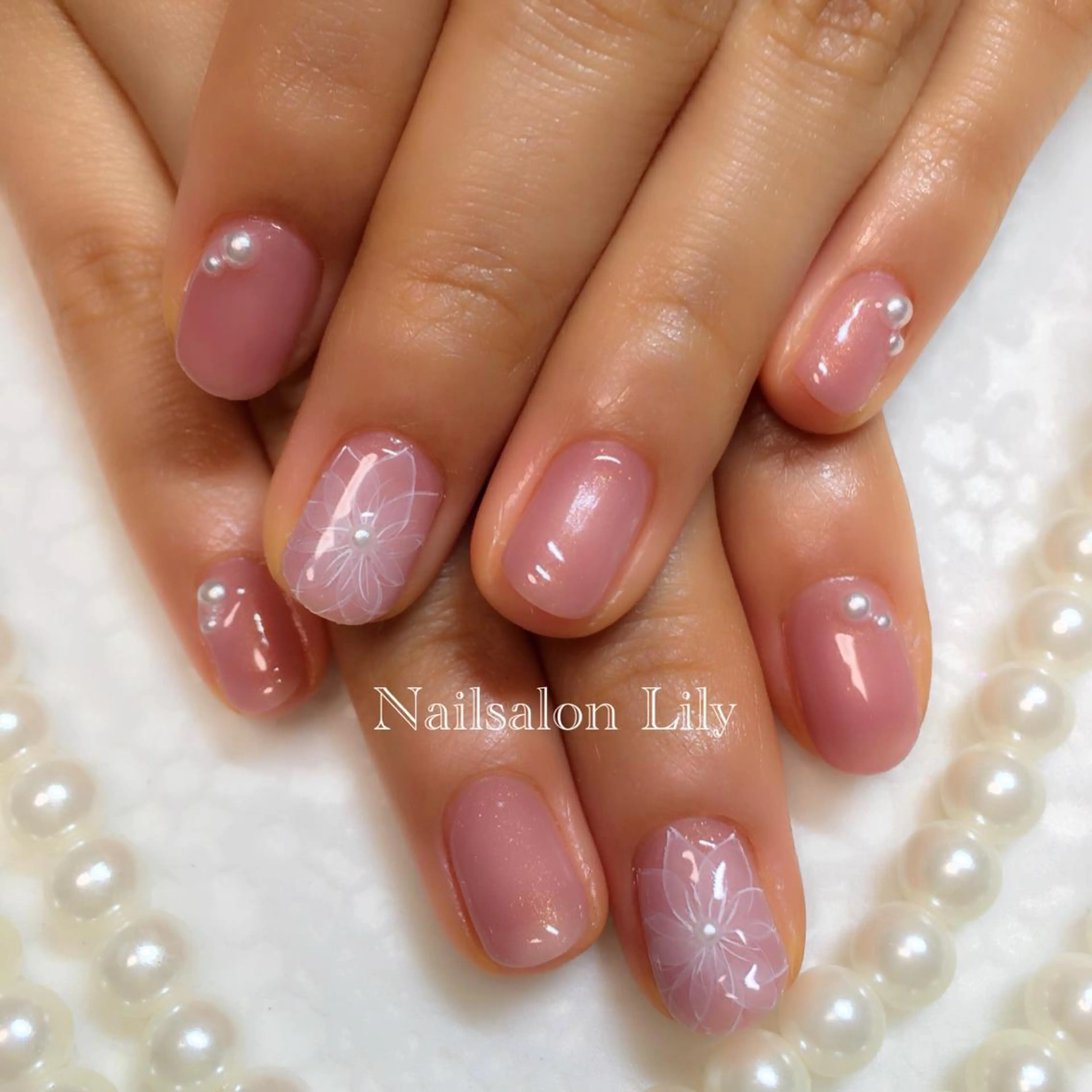 ネイル フラワーネイル Lily*nail 🌻Mii🌻のネイルデザイン