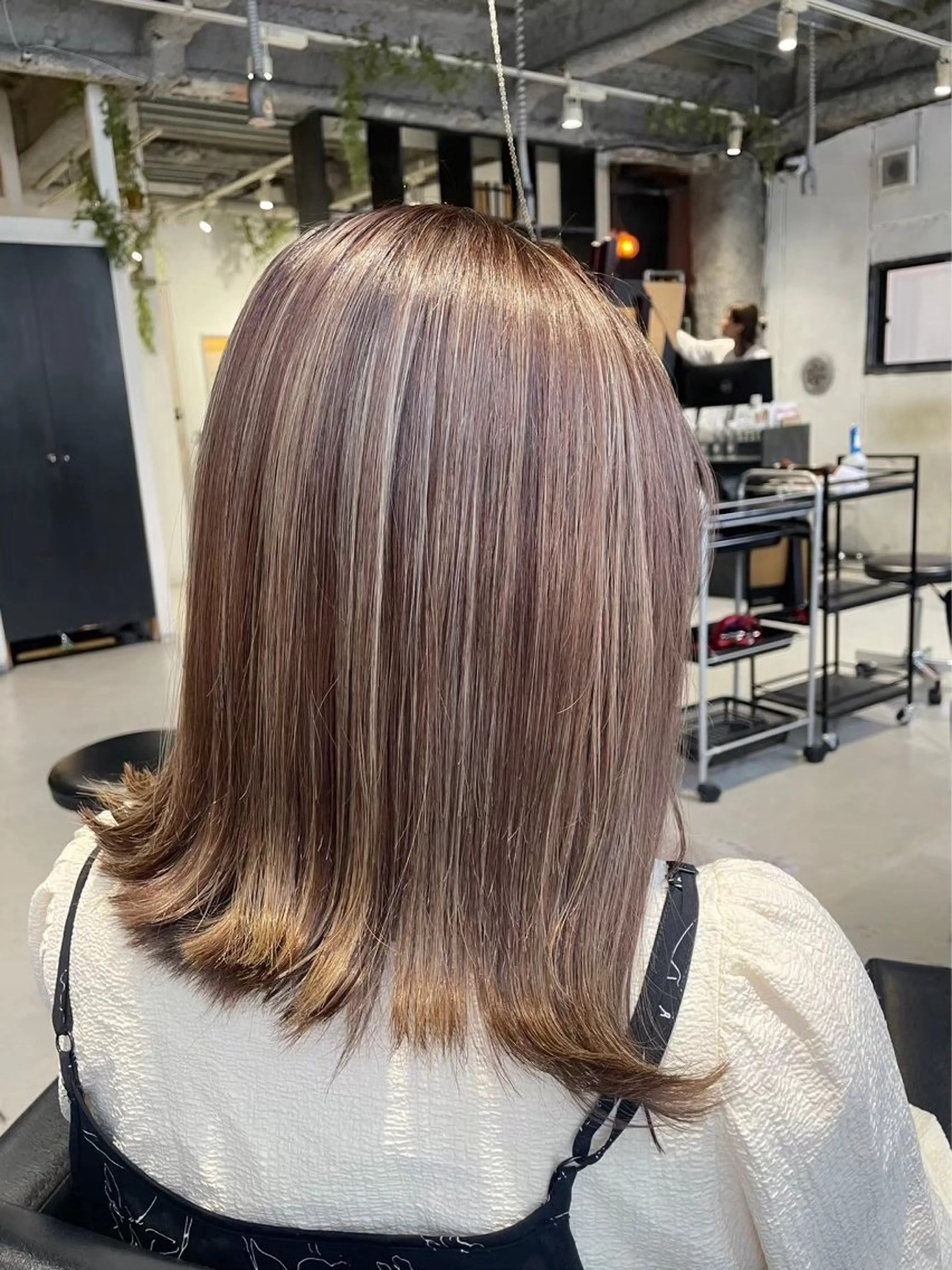 ミディアム カラー ハイライトカラー ハイライト カット ヘアカラー トリートメント inc新小岩 🌱MANAMIのヘアスタイル