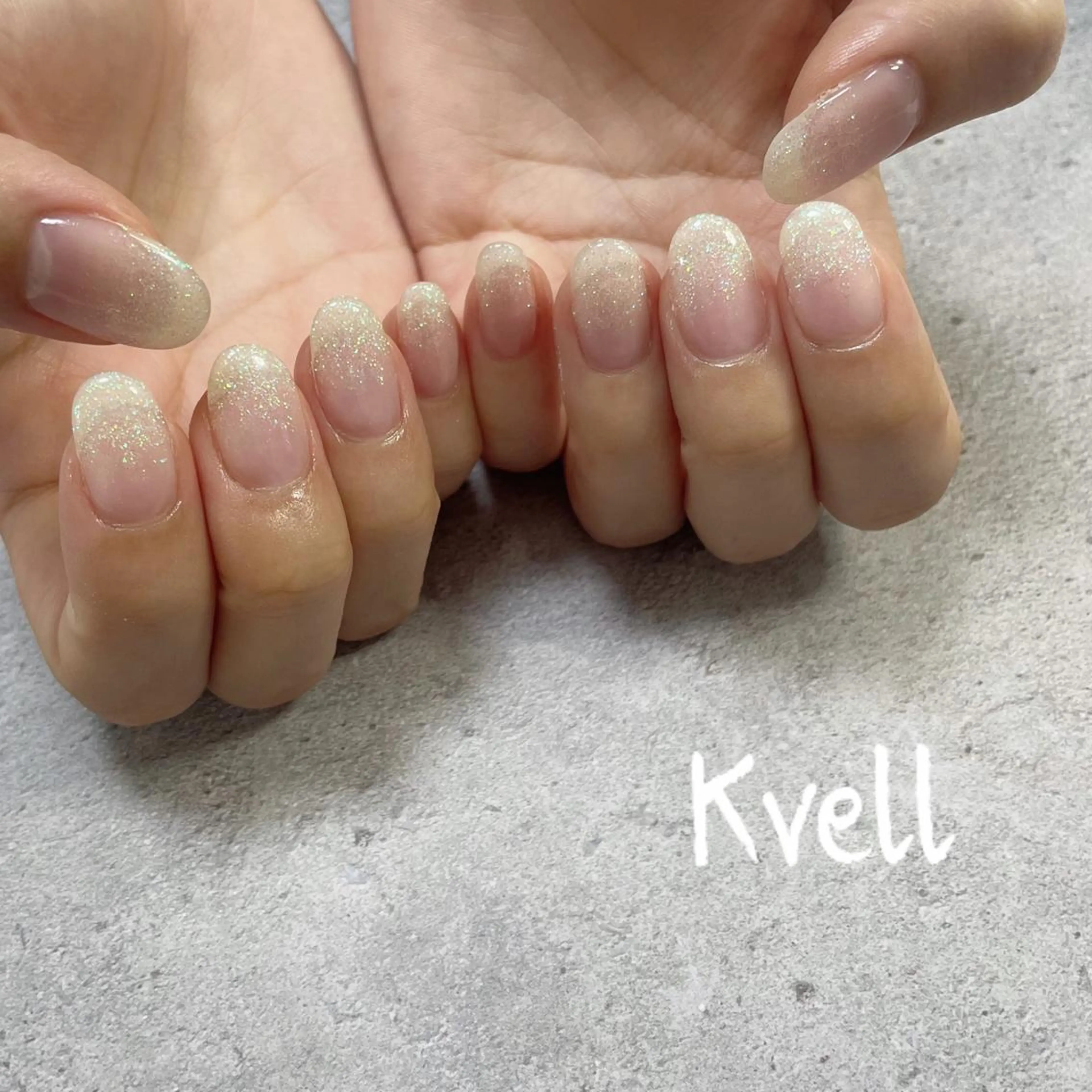 ネイル オーロラネイル ラメ(グリッター) ラメグラデーション ハンドネイル nailsalon Kvellのネイルデザイン