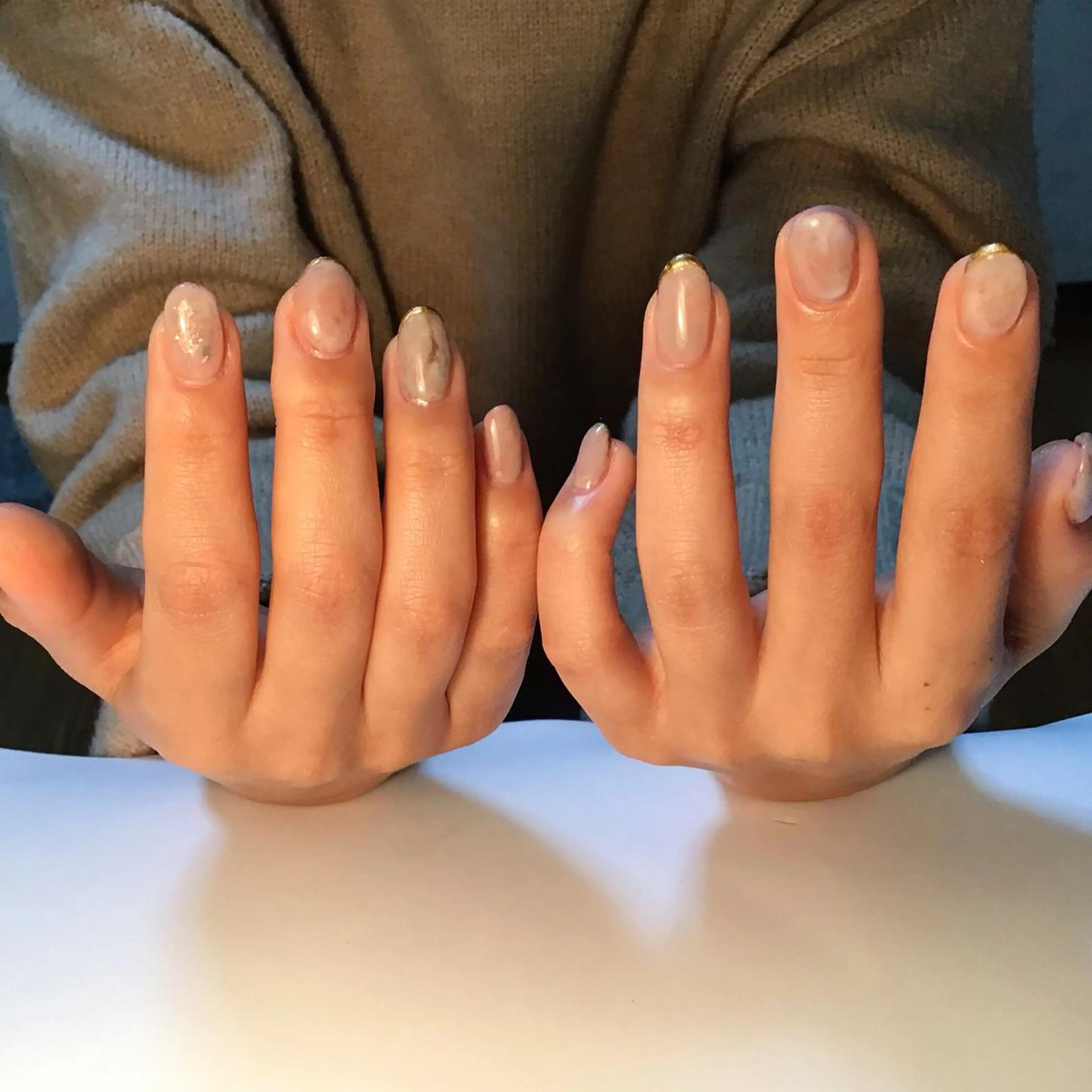 ネイル クリアネイル ゴールド ニュアンスネイル gui amichanのネイルデザイン