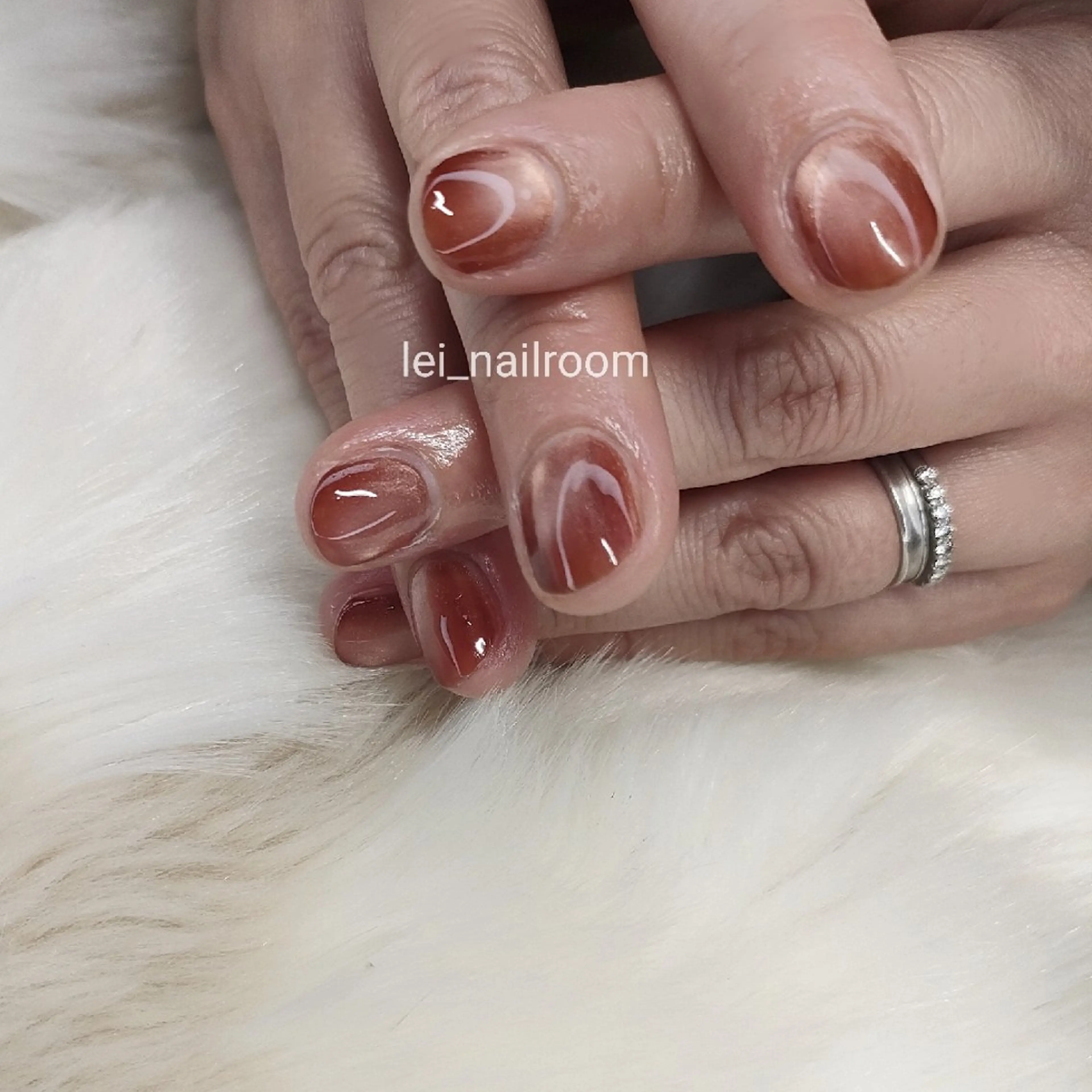 ネイル クリアネイル ジェルネイル ラメ(グリッター) マグネットネイル 赤色 ハンドネイル lei🌼 nailroomのネイルデザイン