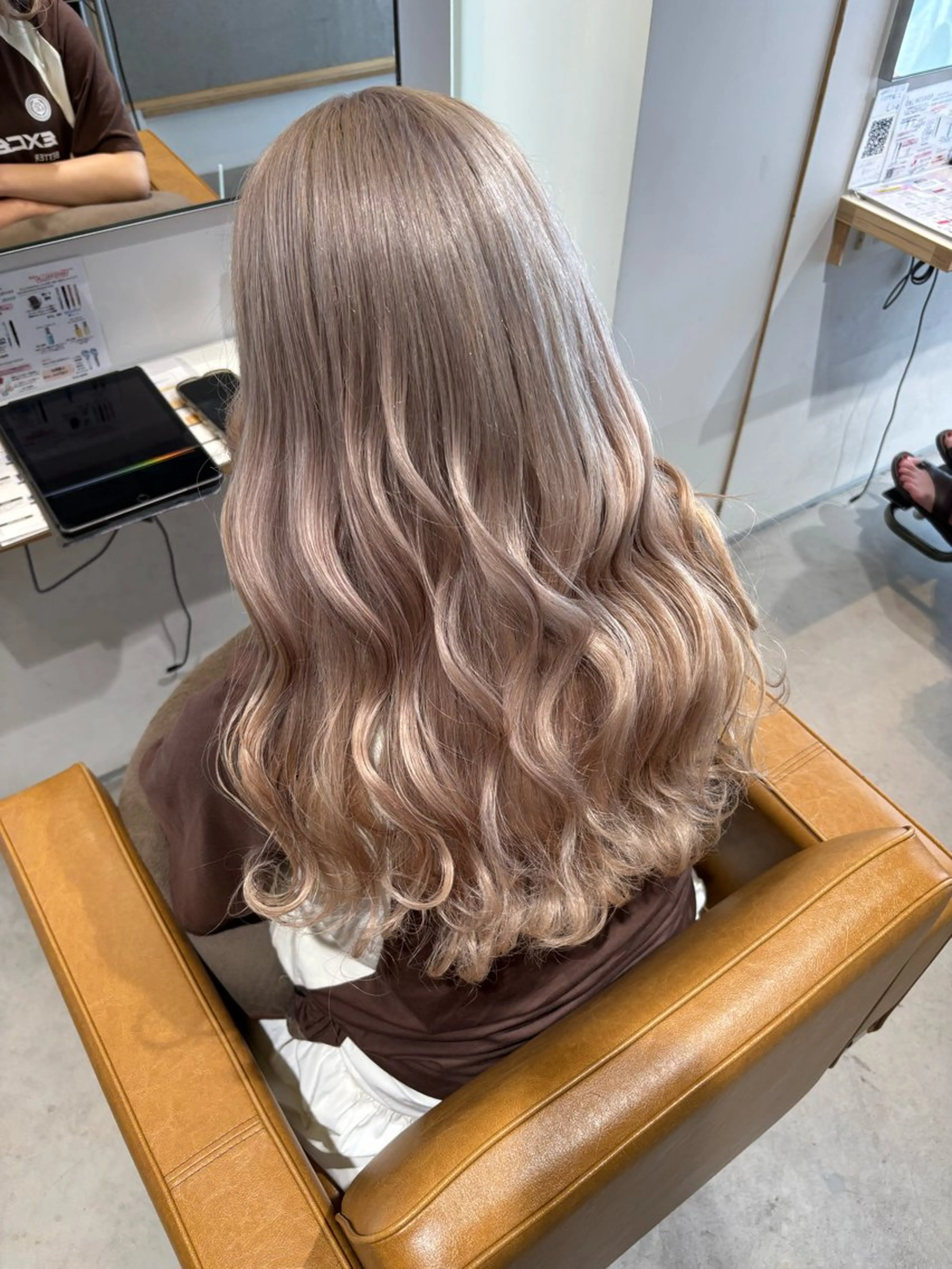 ロング カラー 艶髪ブリーチ/レイヤ ー/竹本幸希のヘアスタイル