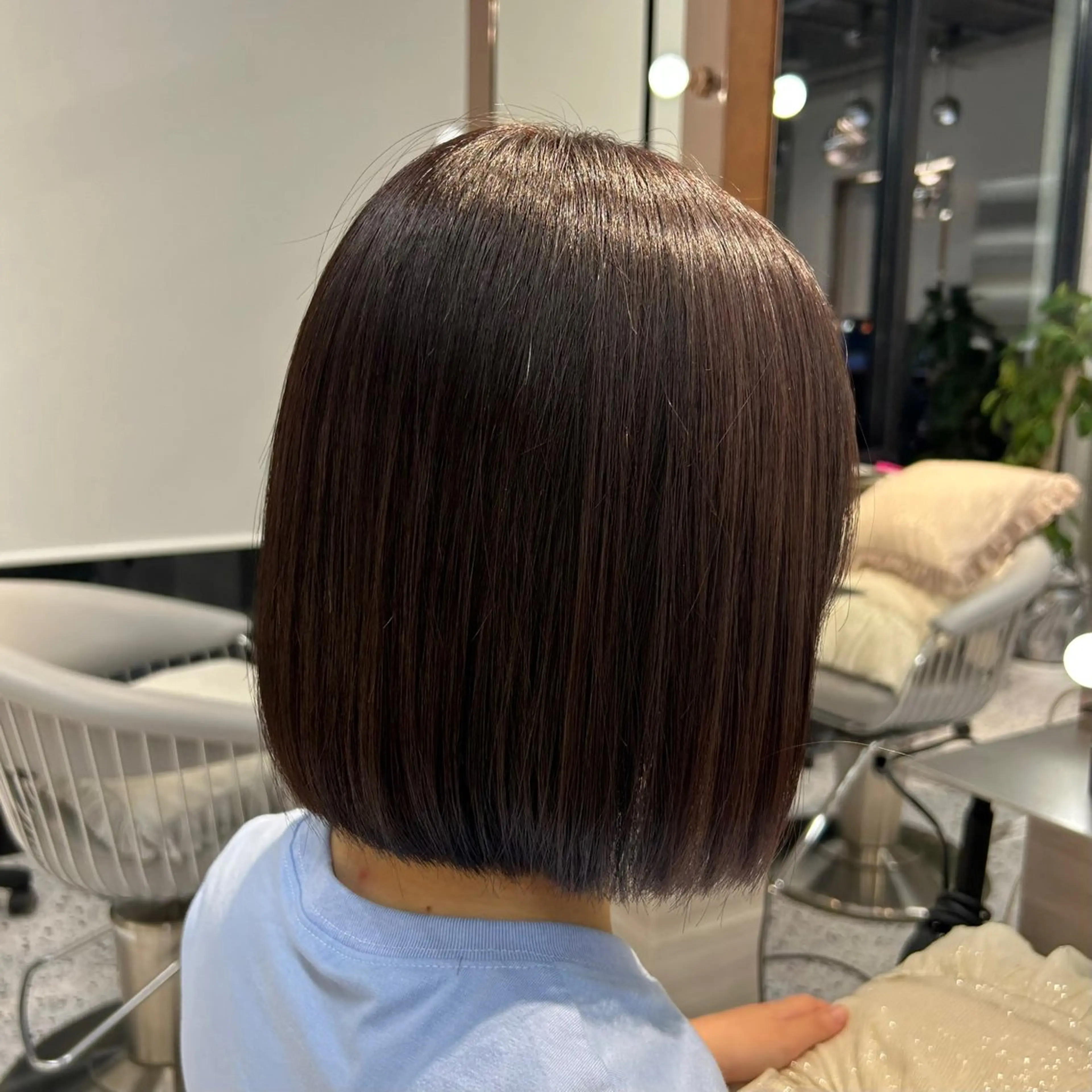 ミディアム カラー 切りっぱなしボブ ボブレイヤー アッシュ アッシュブラウン ベージュカラー ボブ/縮毛矯正 jionのヘアスタイル