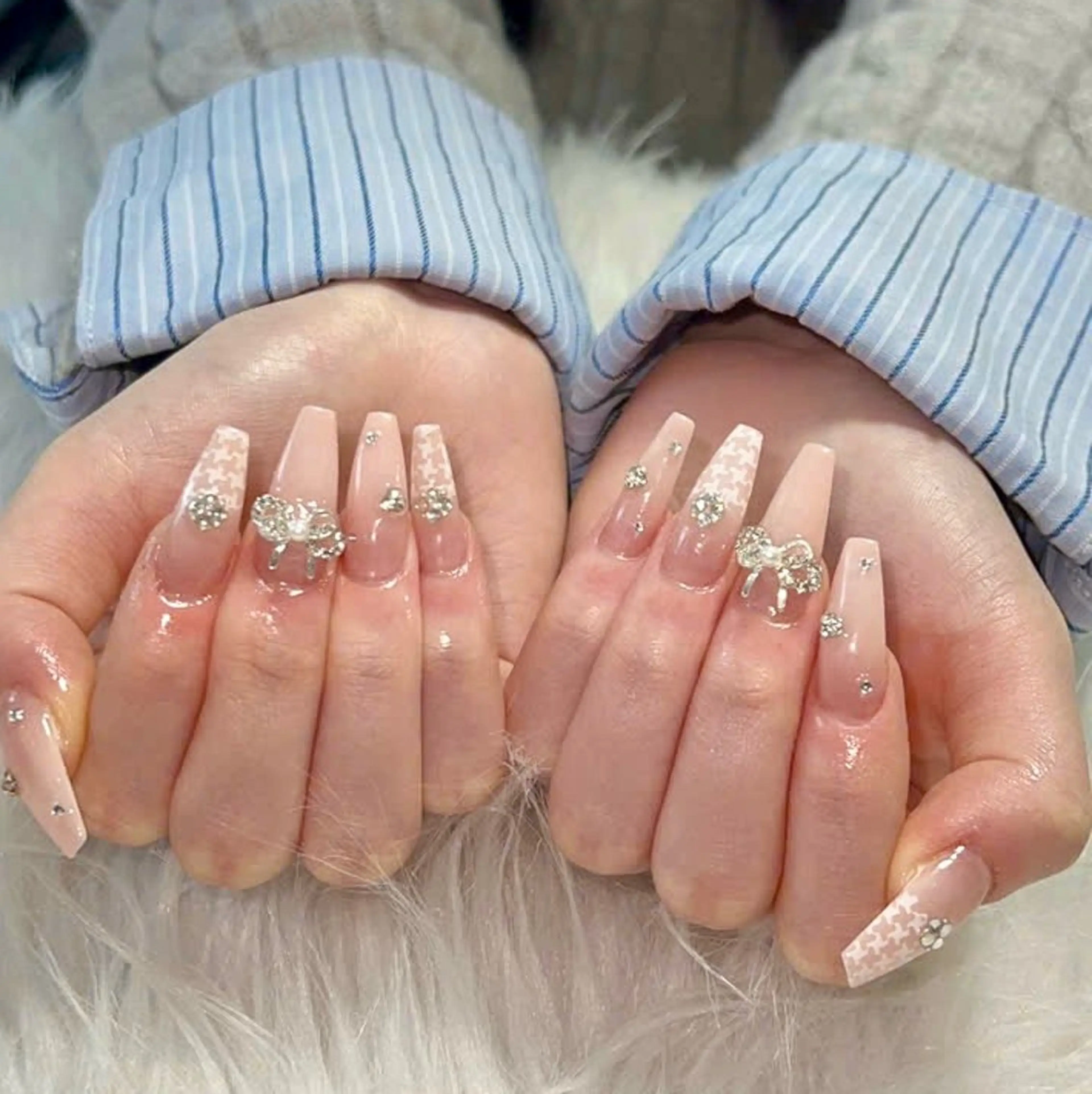 ネイル キラキラネイル 韓国ネイル ロングネイル 持ち込み シンプルネイル ハンドネイル Haruki Nail Salonのネイルデザイン