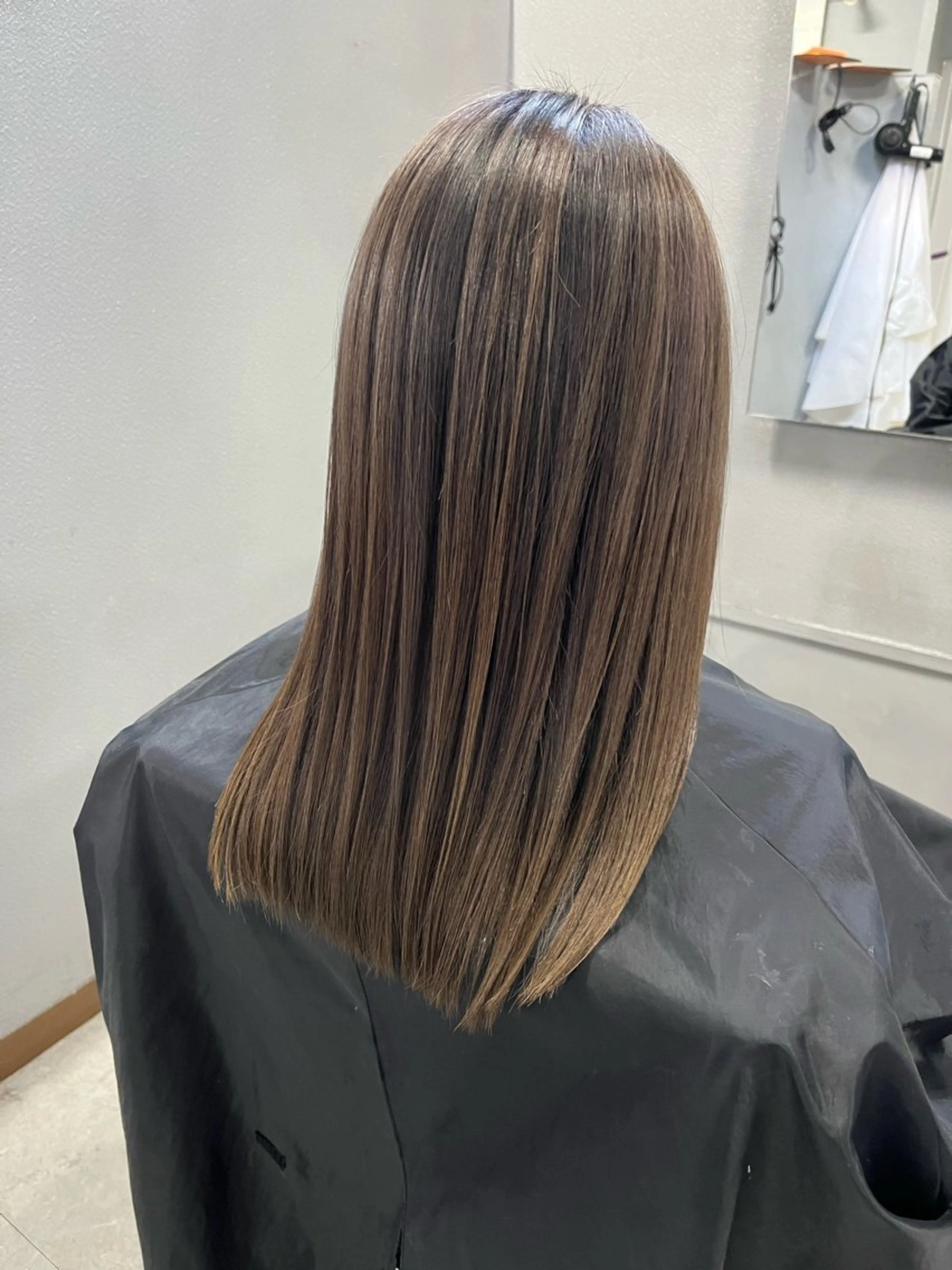 カット＋全体ハイライト＋艶カラー＋コーティングトリートメントの写真